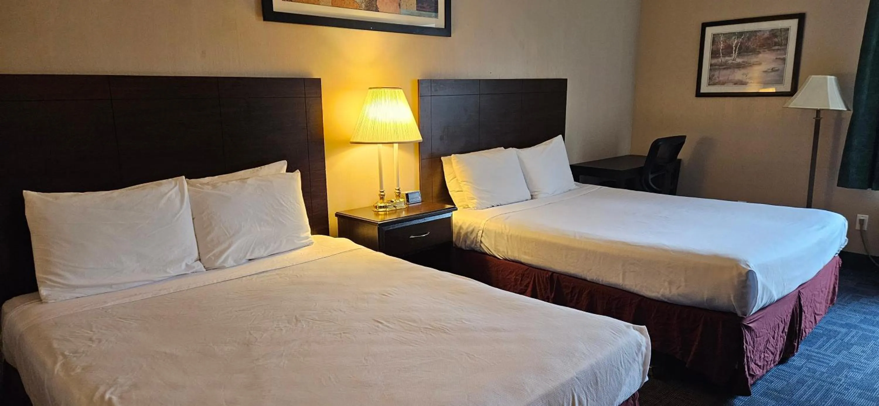 Bedroom, Bed in Bellis Inn