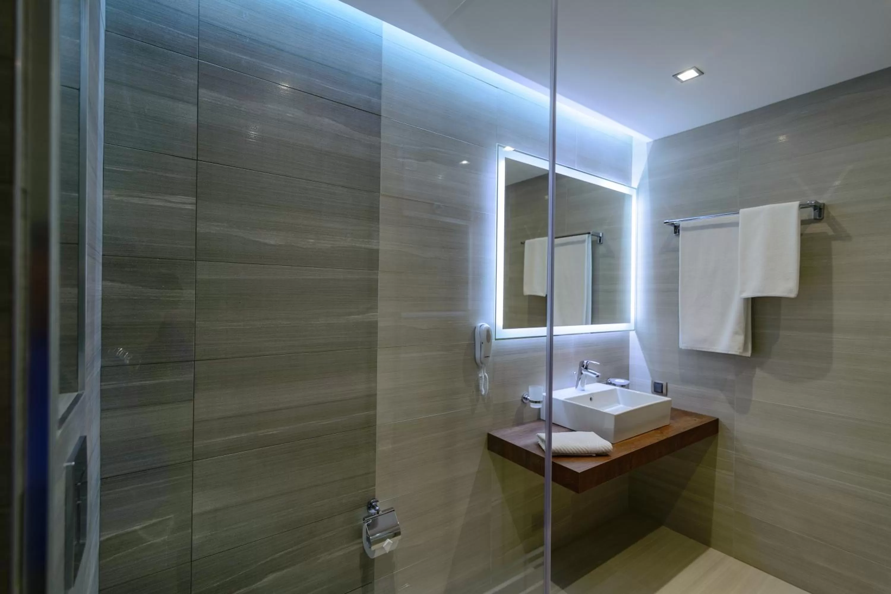 Bathroom in Rosslyn Dimyat Hotel Varna