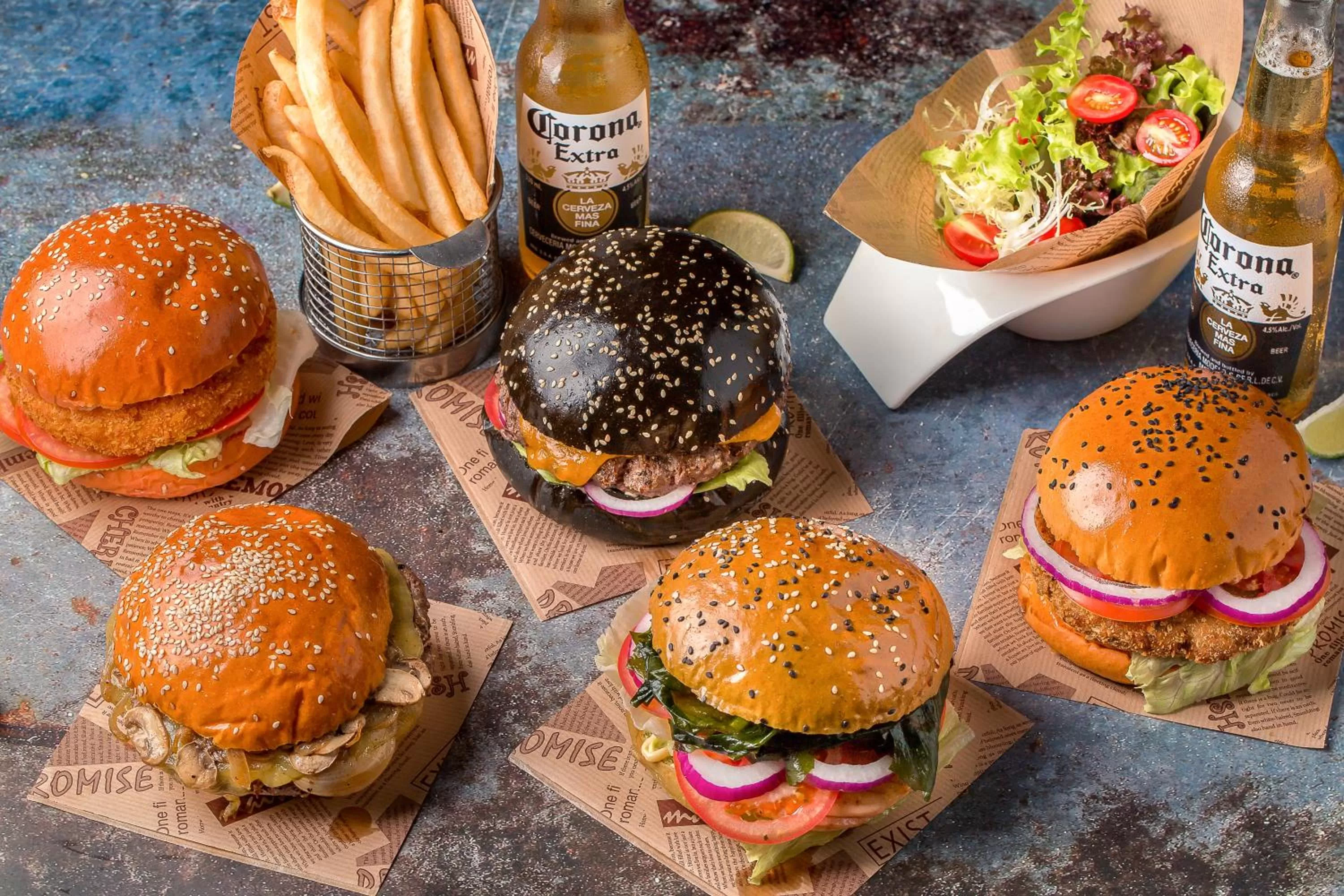 Food and drinks in Shangri-La Shenzhen - Nearby Luohu Border, Outdoor Swimming Pool