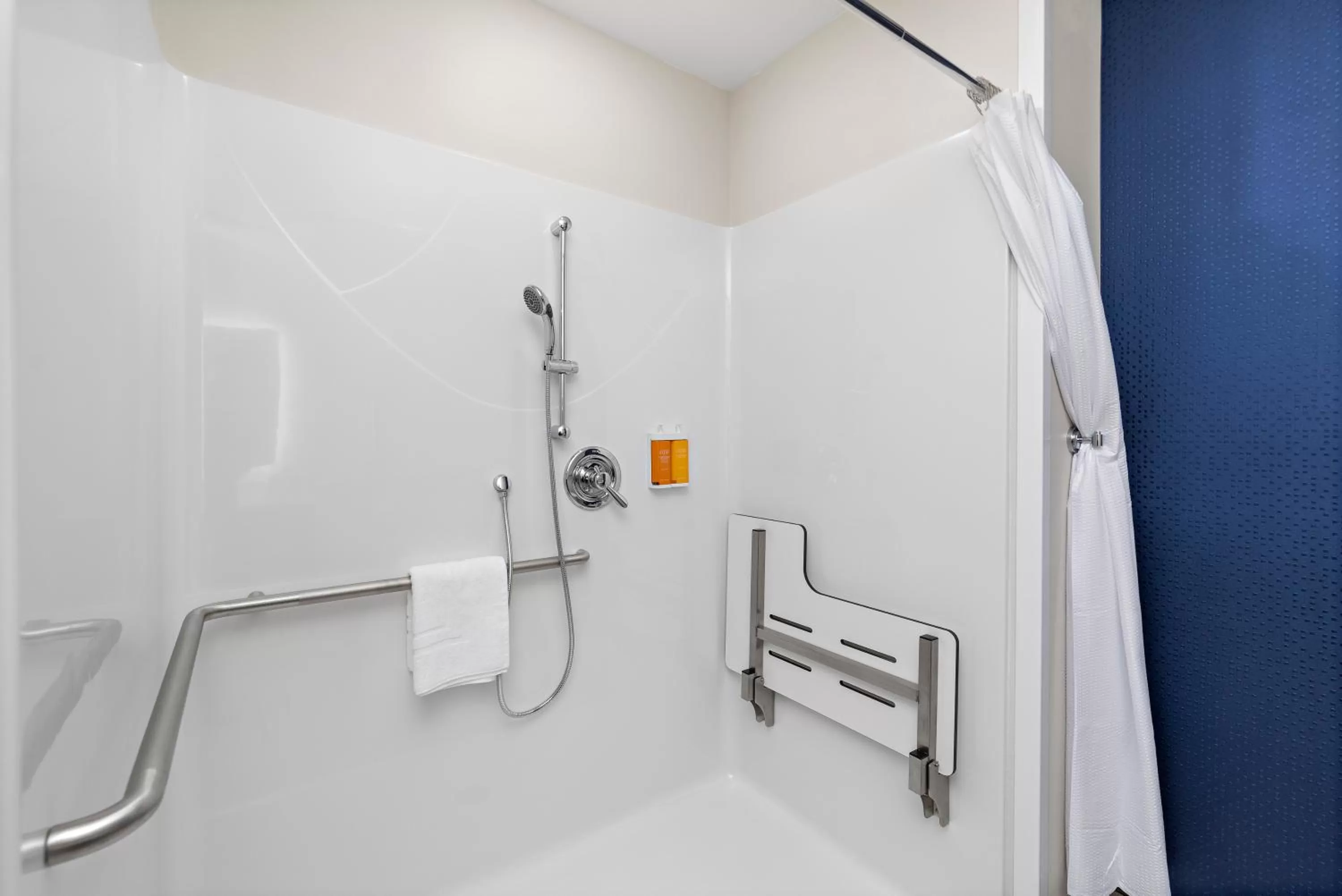 Shower in Holiday Inn Express Kansas City North Parkville by IHG