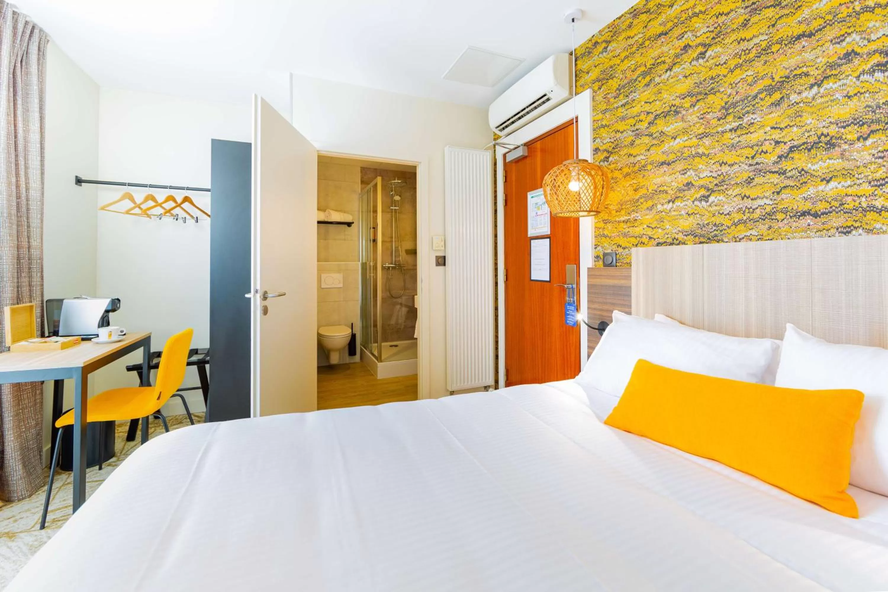 Bedroom, Bed in Best Western Mulhouse Salvator Centre