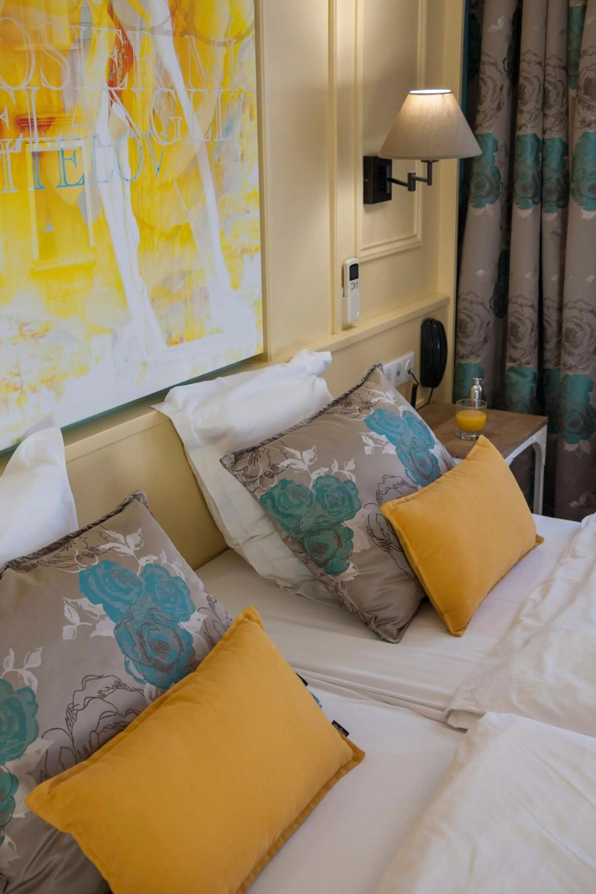 Decorative detail, Bed in Hotel Roses