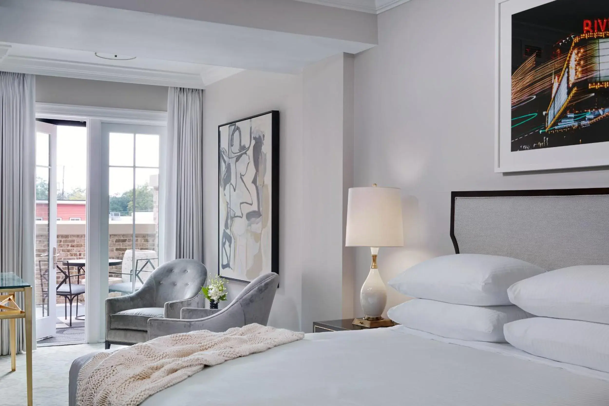 Deluxe Suite in The Spectator Hotel Deluxe Suite in The Spectator Hotel