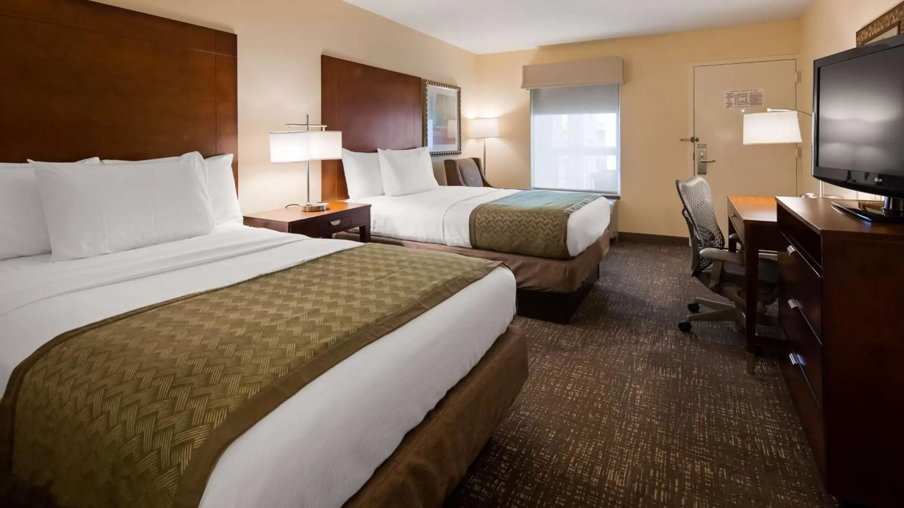 Double Room with Two Double Beds - Pool View in Best Western Seaway Inn Double Room with Two Double Beds - Pool View in Best Western Seaway Inn