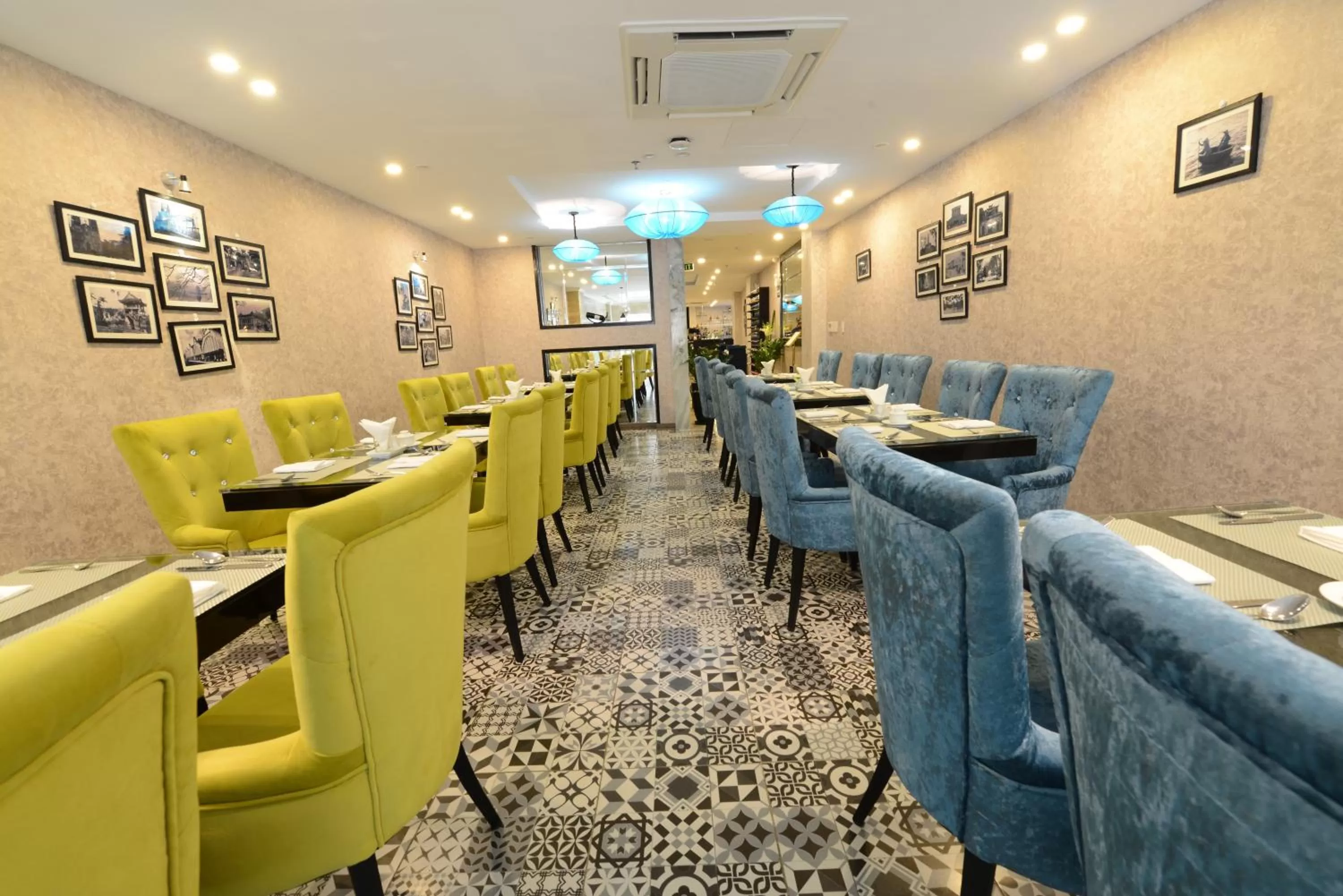 Restaurant/places to eat in Hanoi Emerald Waters Hotel & Spa