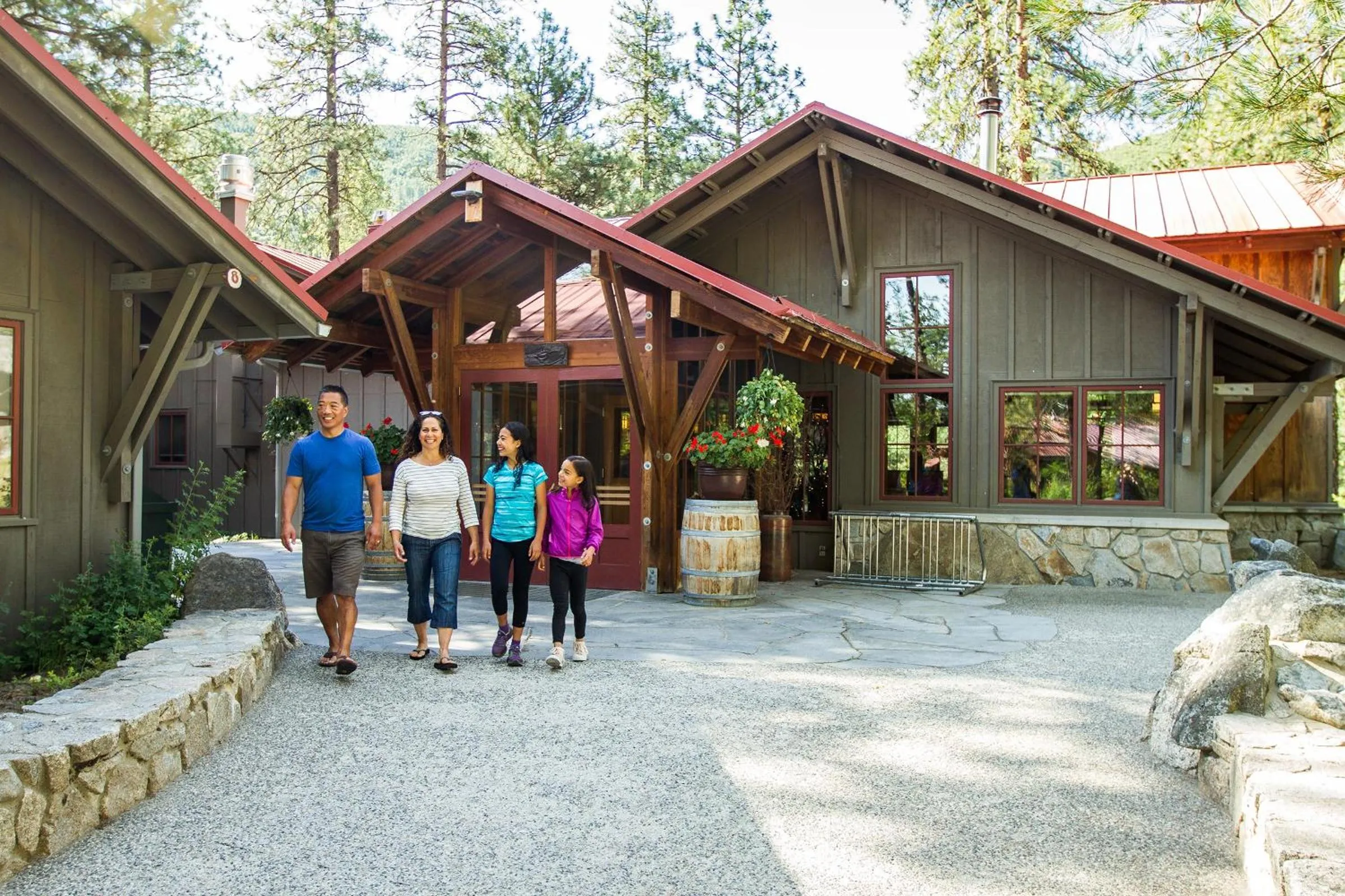 Restaurant/places to eat in Sleeping Lady Mountain Resort