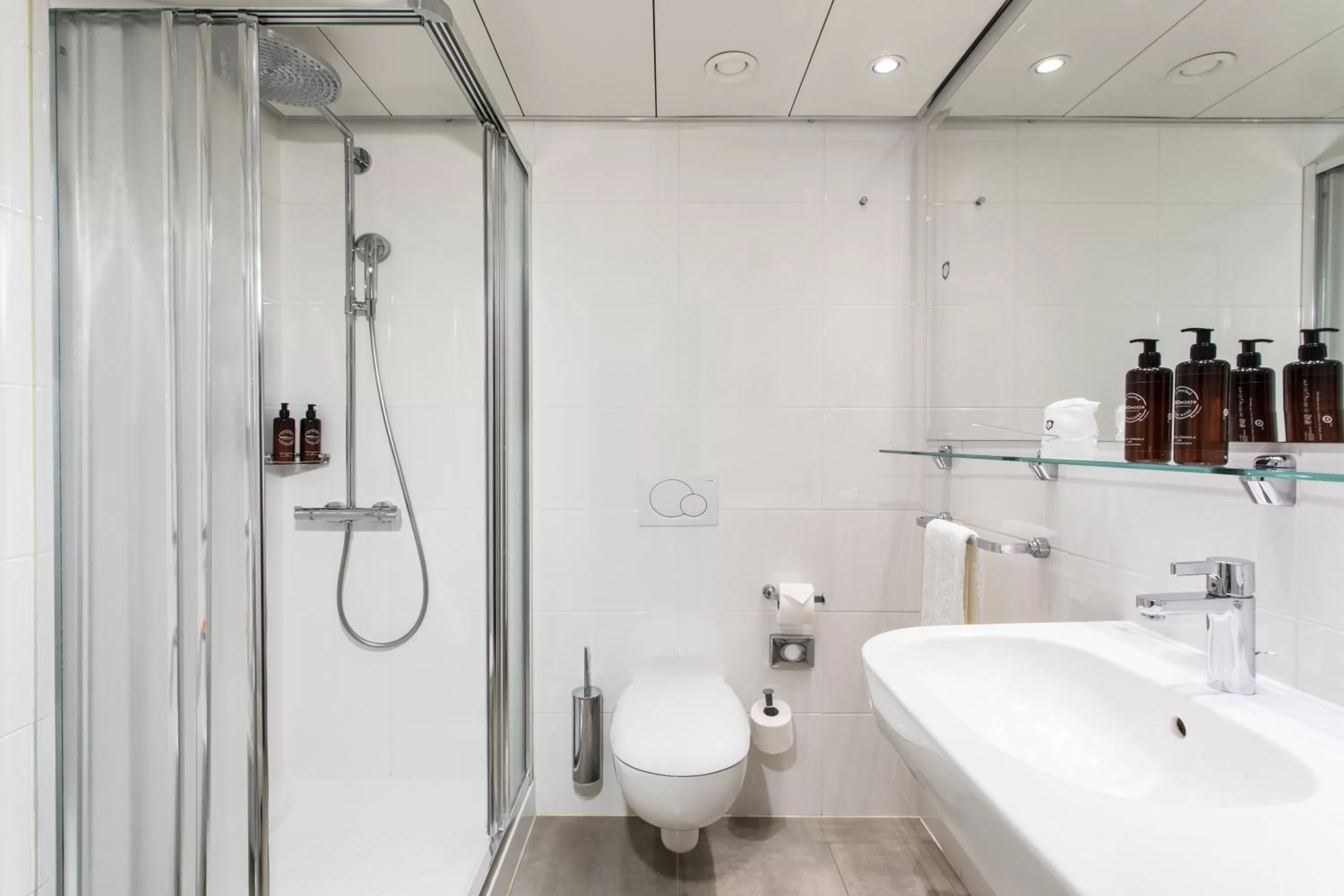 Basic room with air conditioning in LUGANODANTE Boutique & Lifestyle Hotel