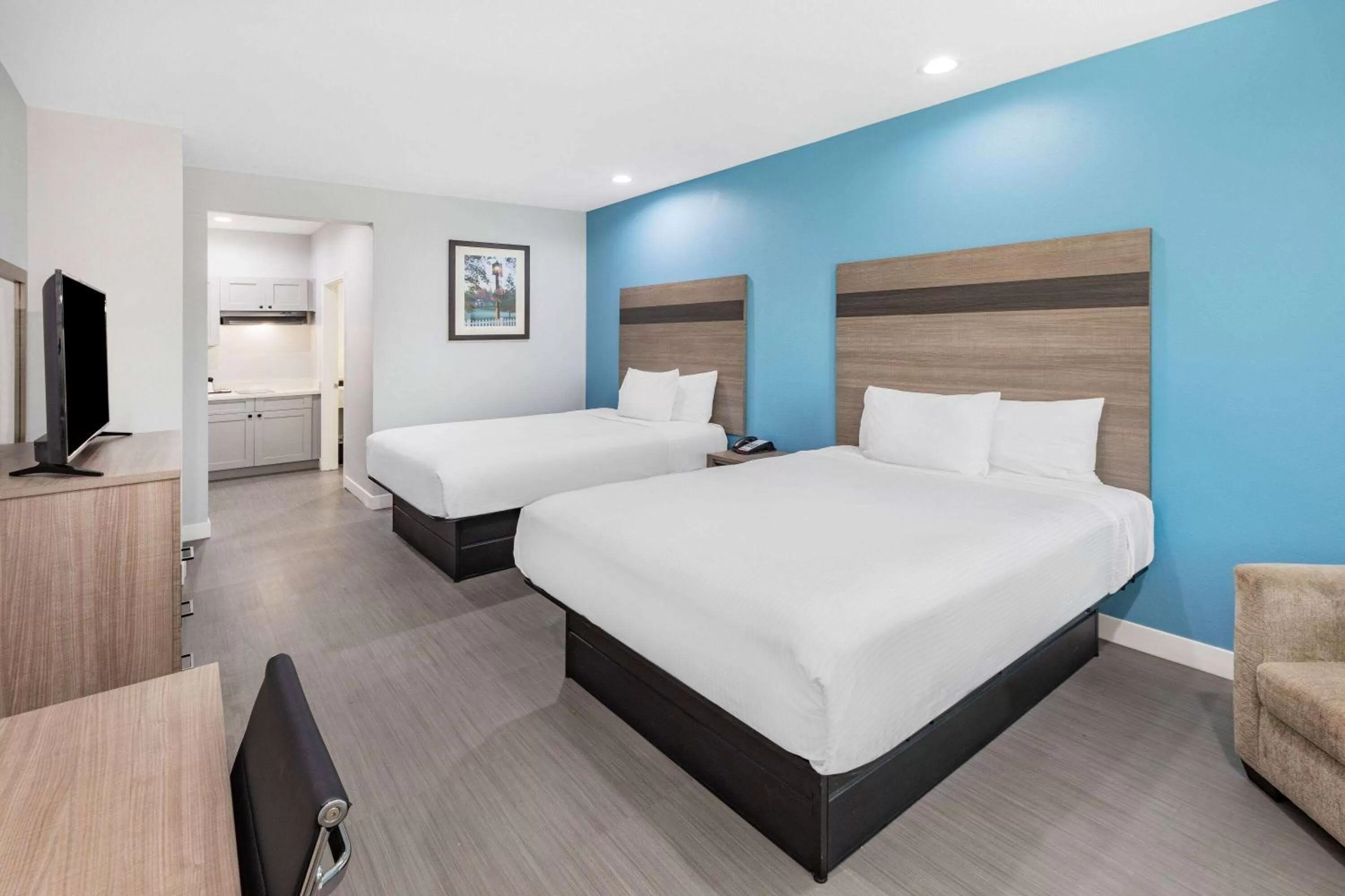 Photo of the whole room, Bed in Baymont by Wyndham Freeport Texas