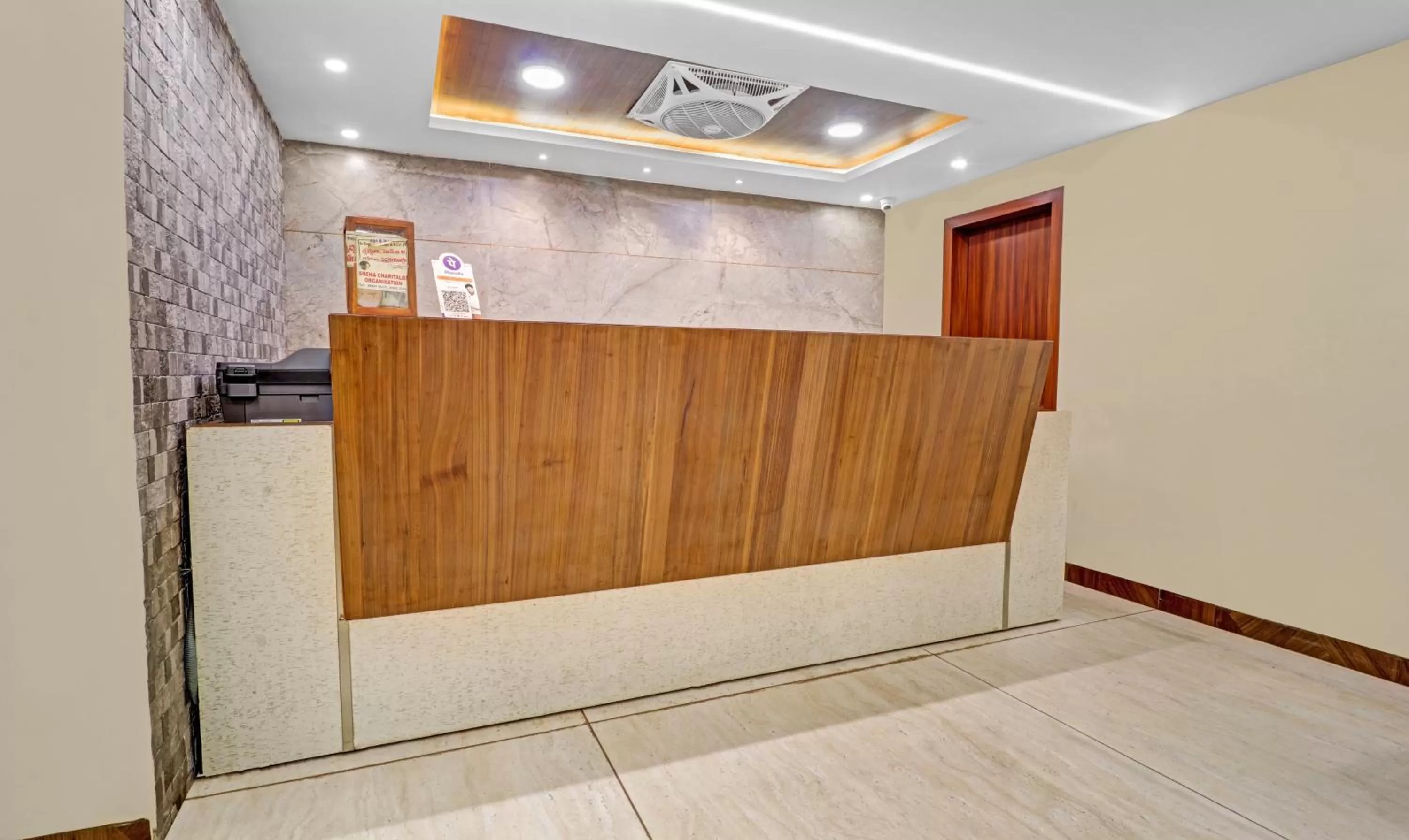 Lobby/Reception in Itsy By Treebo - G Square