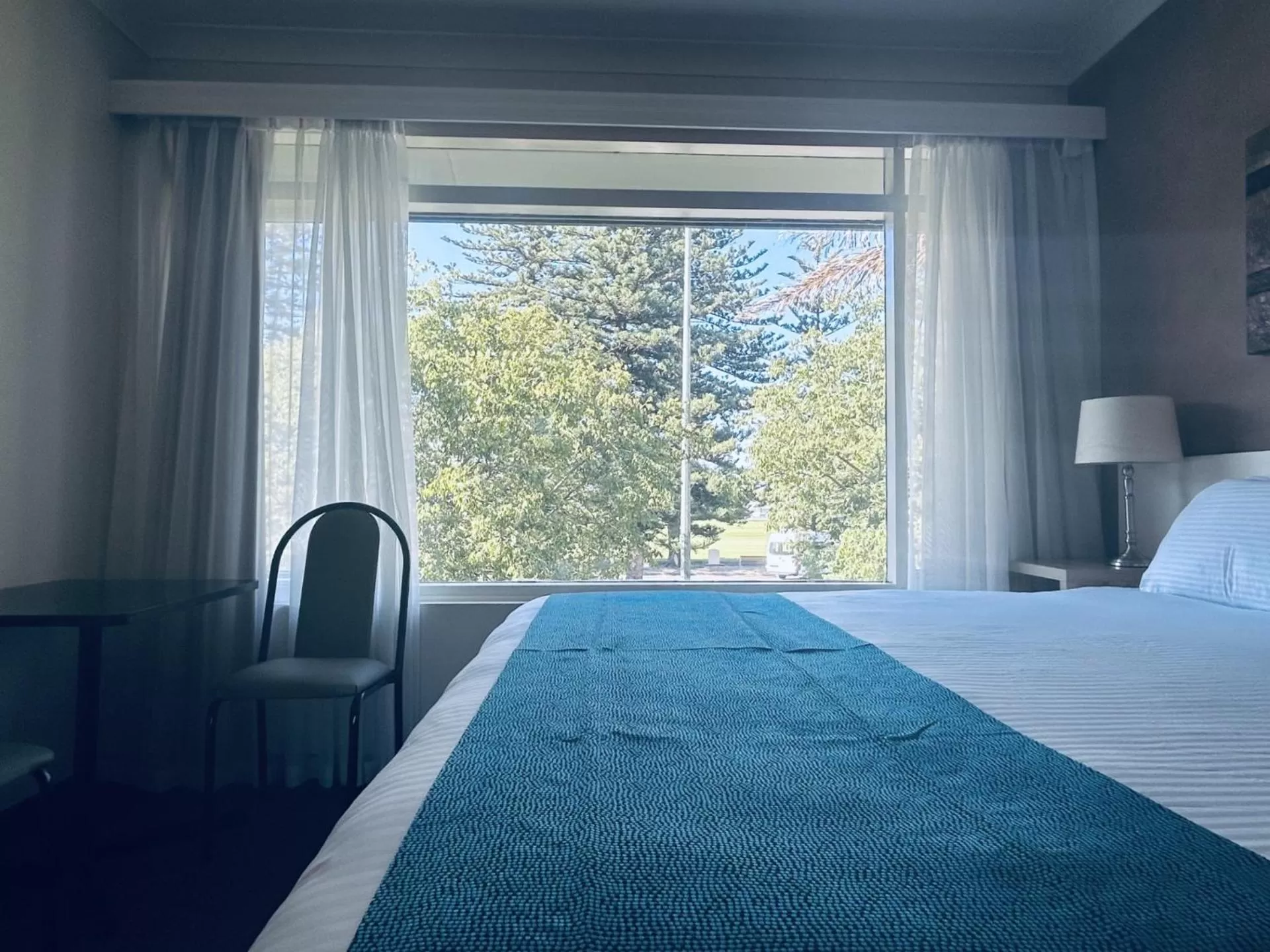 Bed in Buffalo Motor Inn