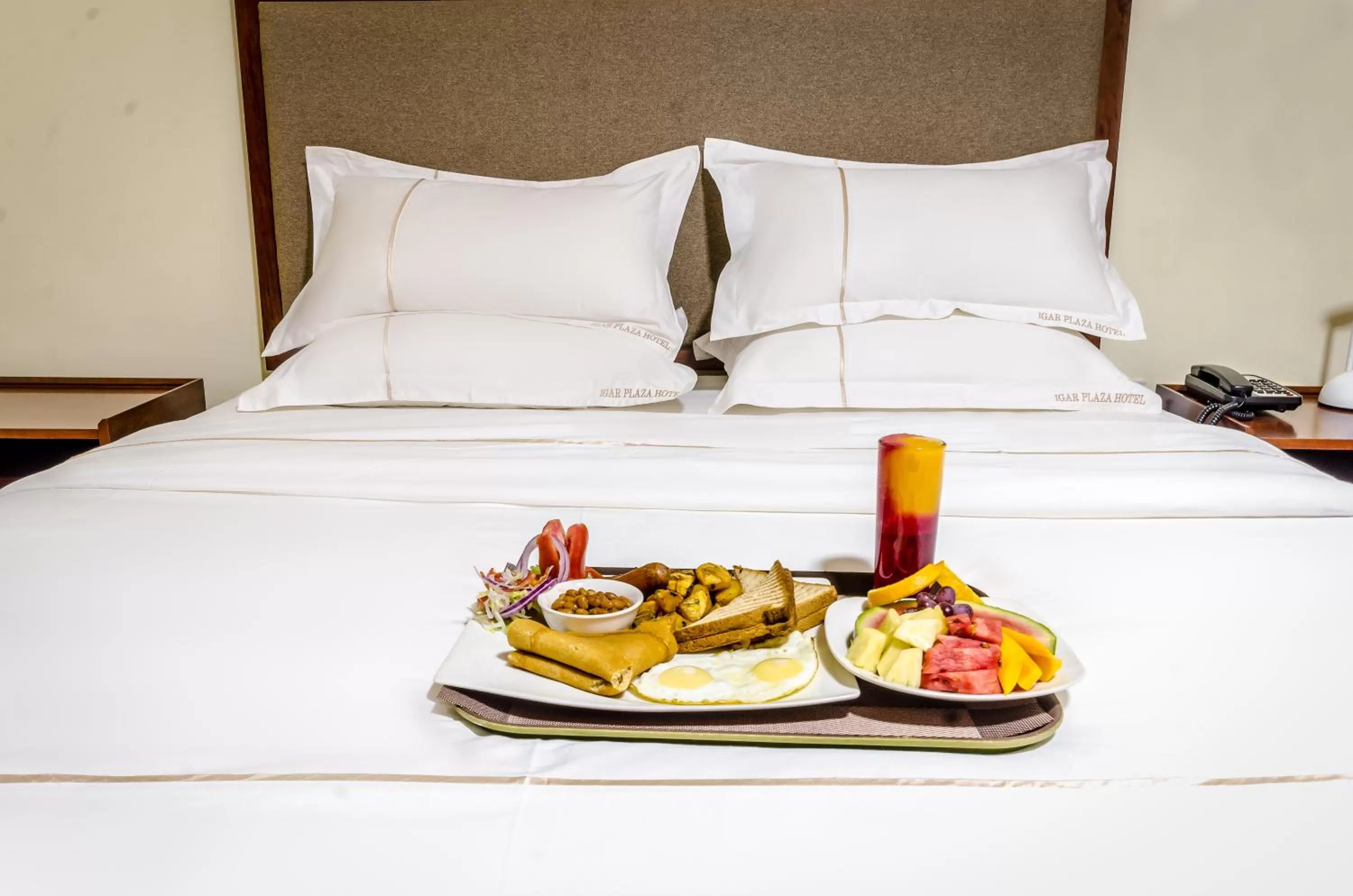 Breakfast, Bed in Igar Plaza Hotel