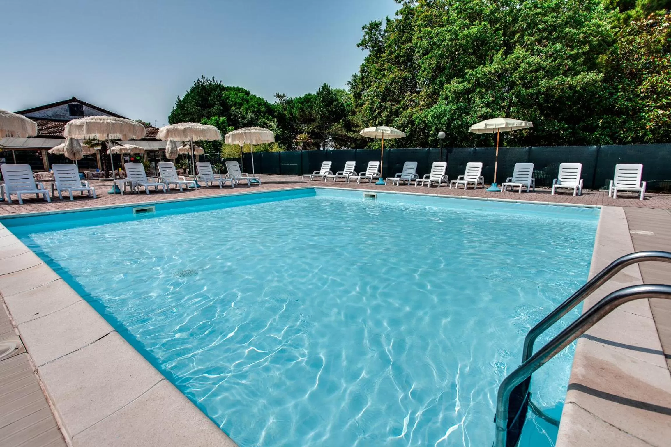 Swimming pool in Aparthotel Costa Paradiso