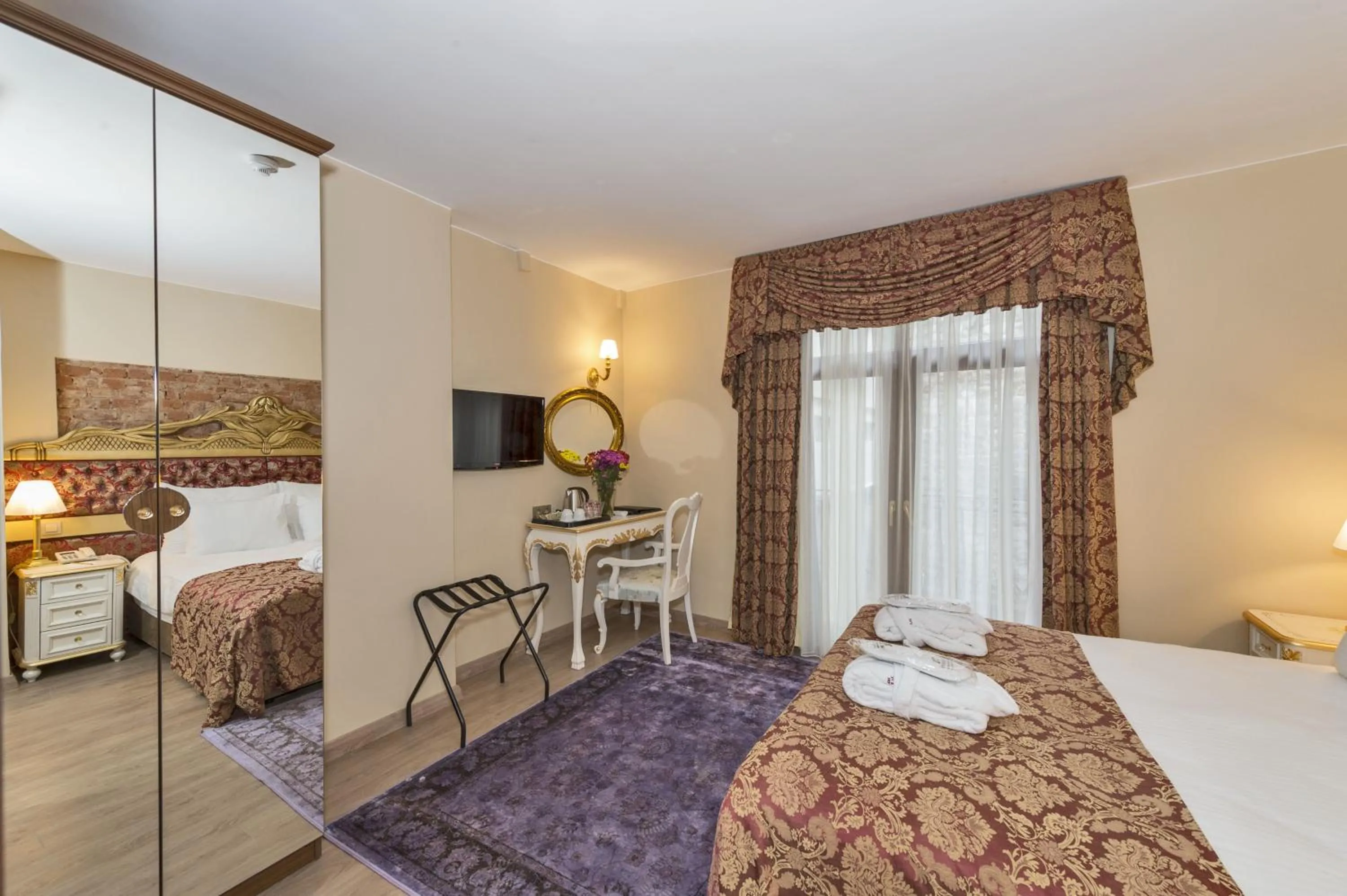 Bed in By Murat Royal Hotel Galata