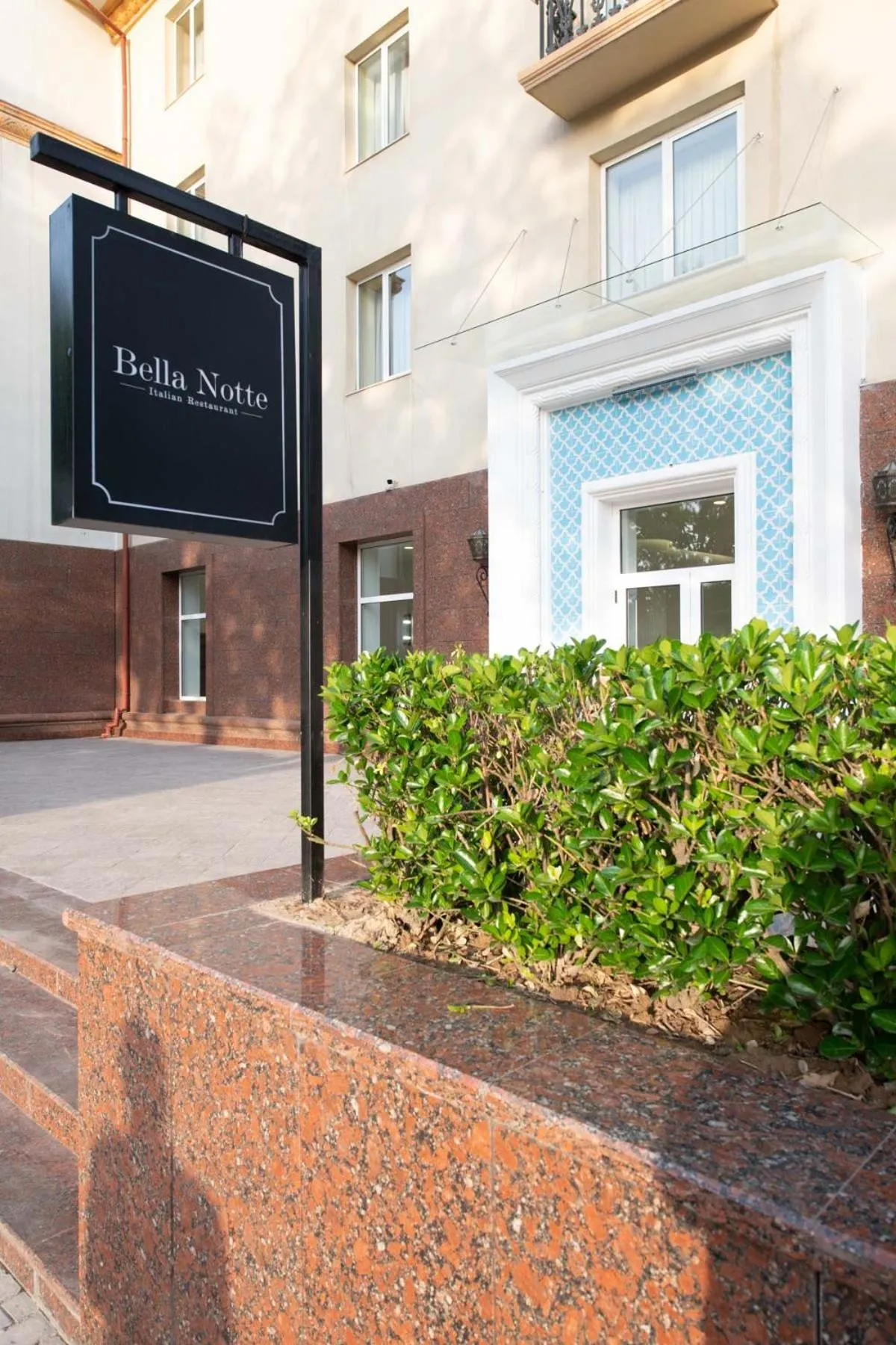 Restaurant/places to eat in LOTTE City Hotels Tashkent Palace