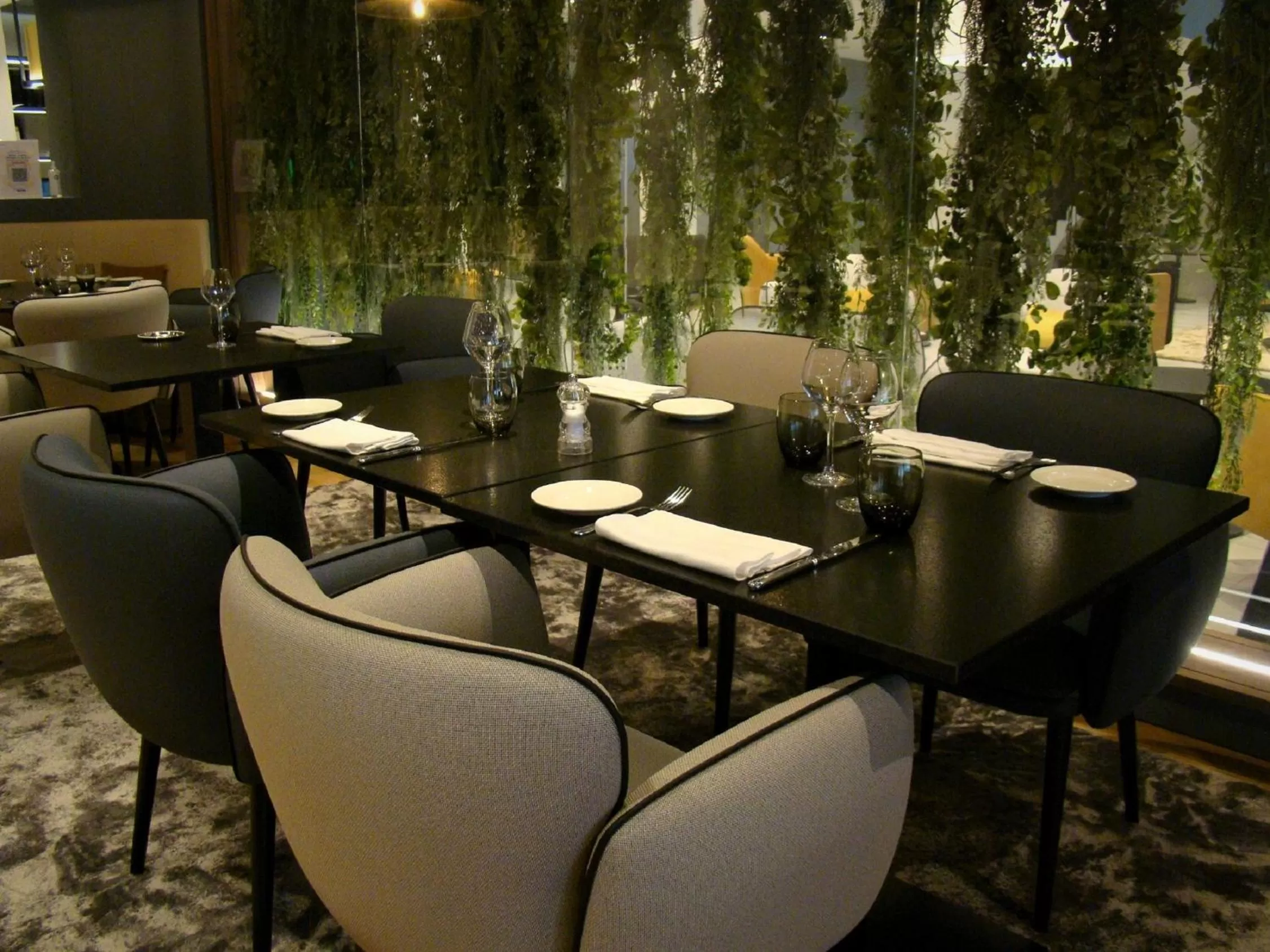 Restaurant/places to eat in L'Amirauté Brest