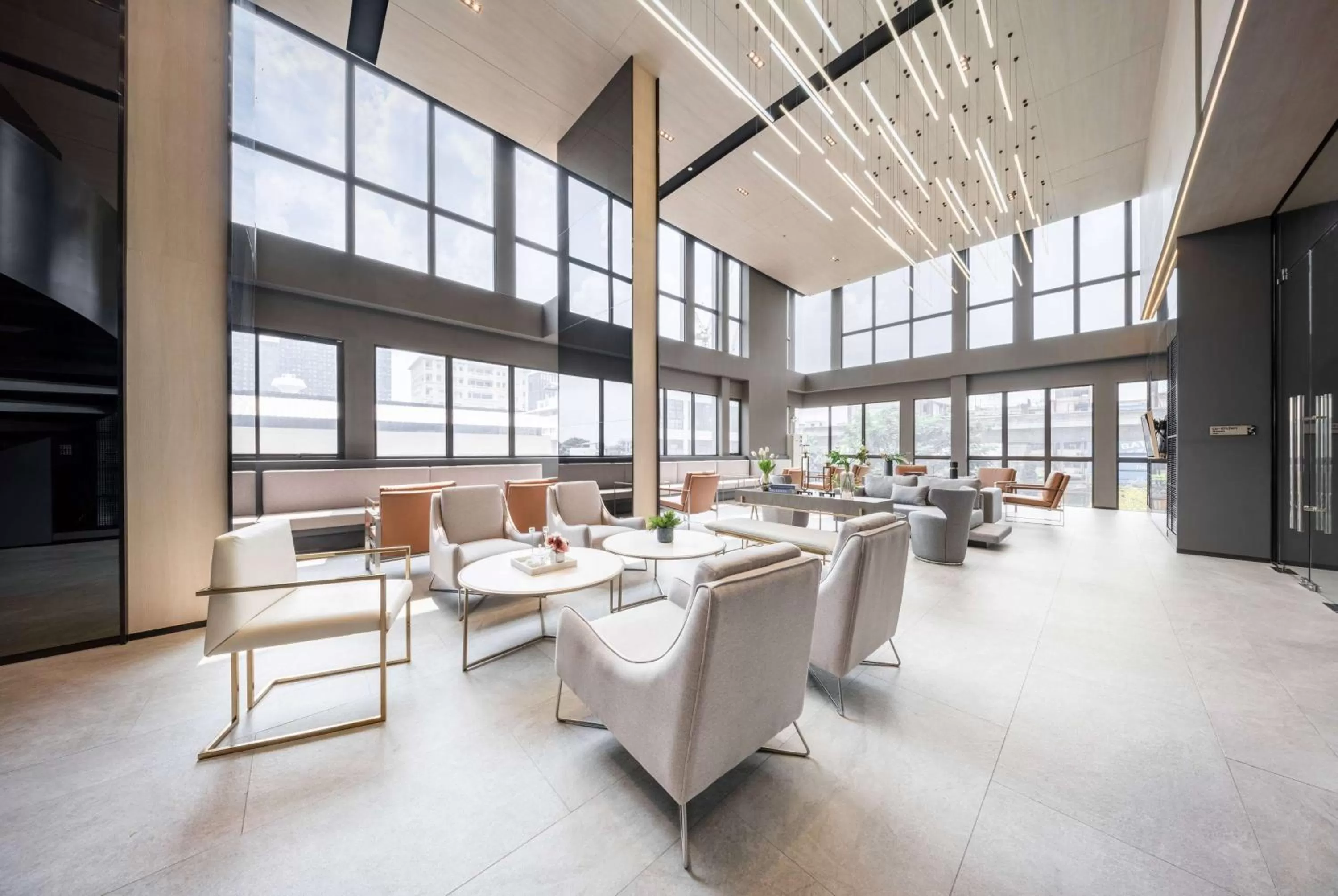 Lounge or bar in Ramada By Wyndham Bangkok Sukhumvit 87