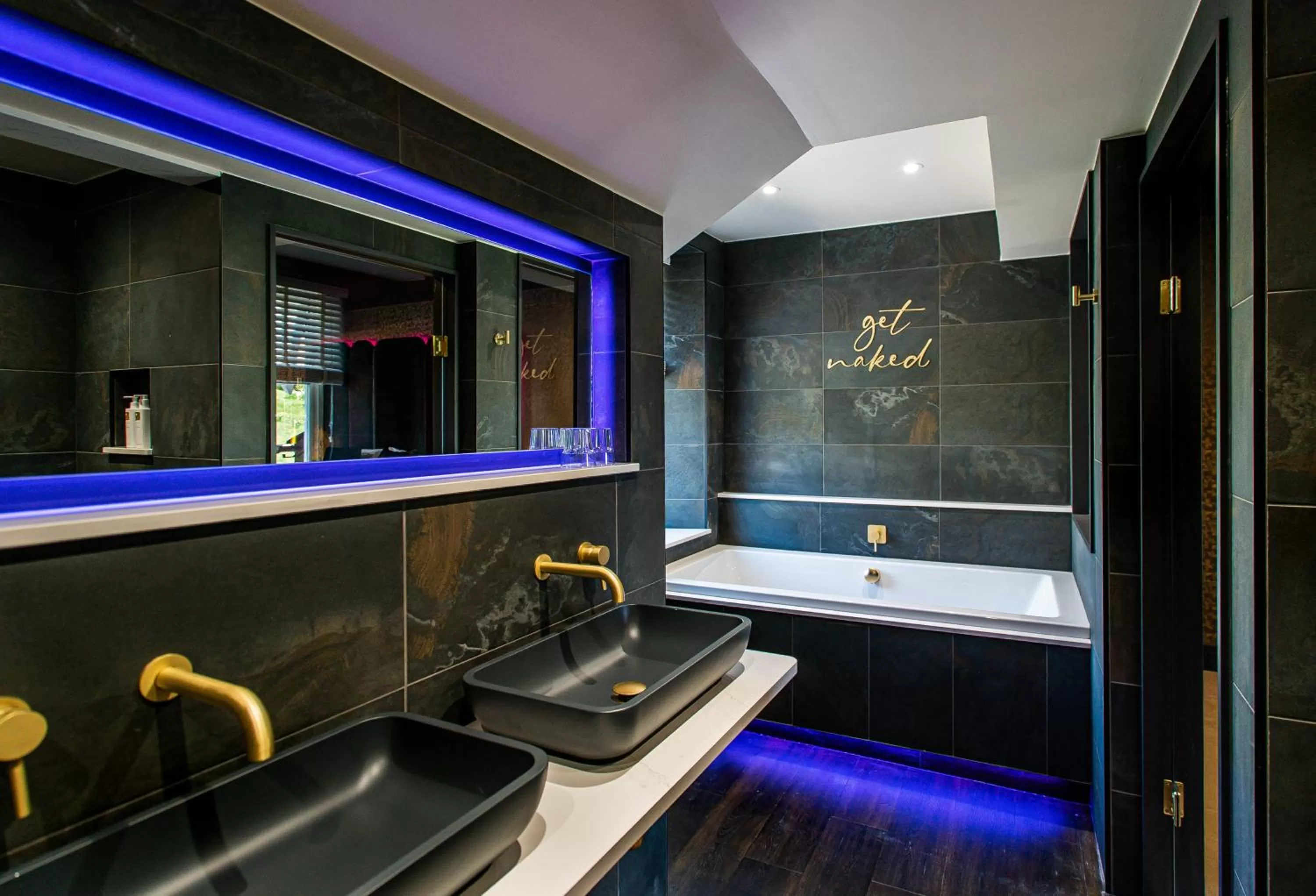 Bath in The Cranleigh Boutique