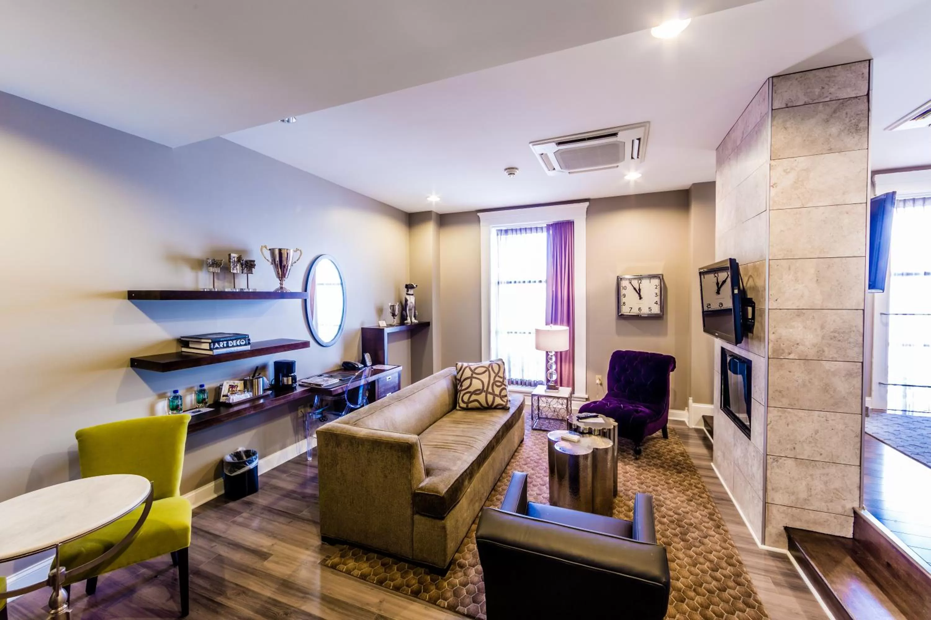 Living room in Hotel at the Lafayette Trademark Collection by Wyndham