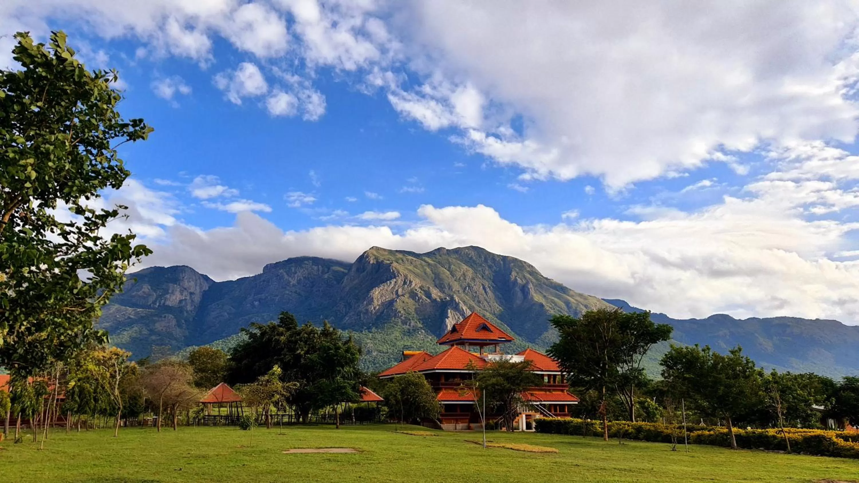 Facade/entrance in Avadale Masinagudi - Stag Groups Not Allowed