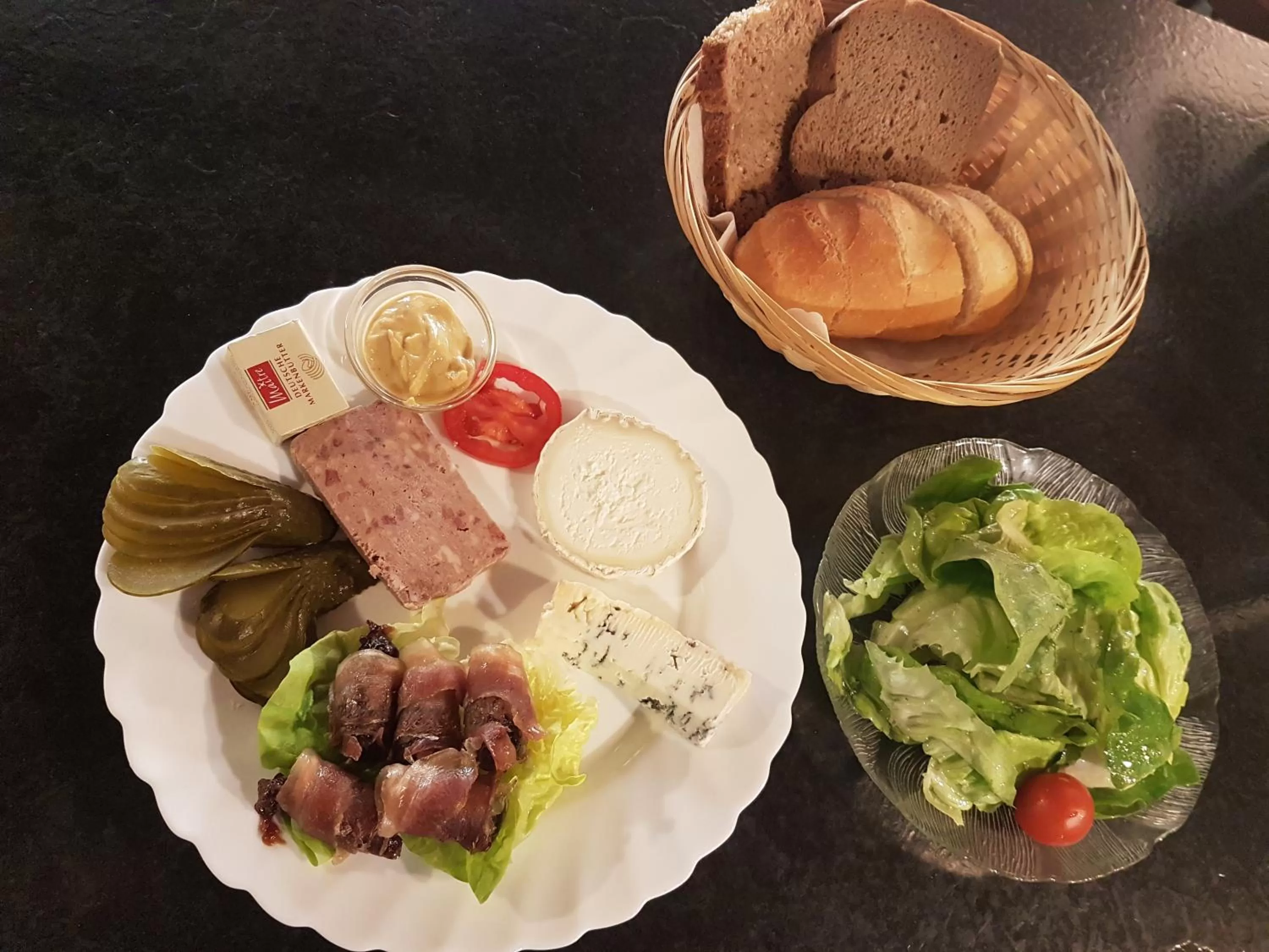 Food in Adler Gaststube Hotel Biergarten