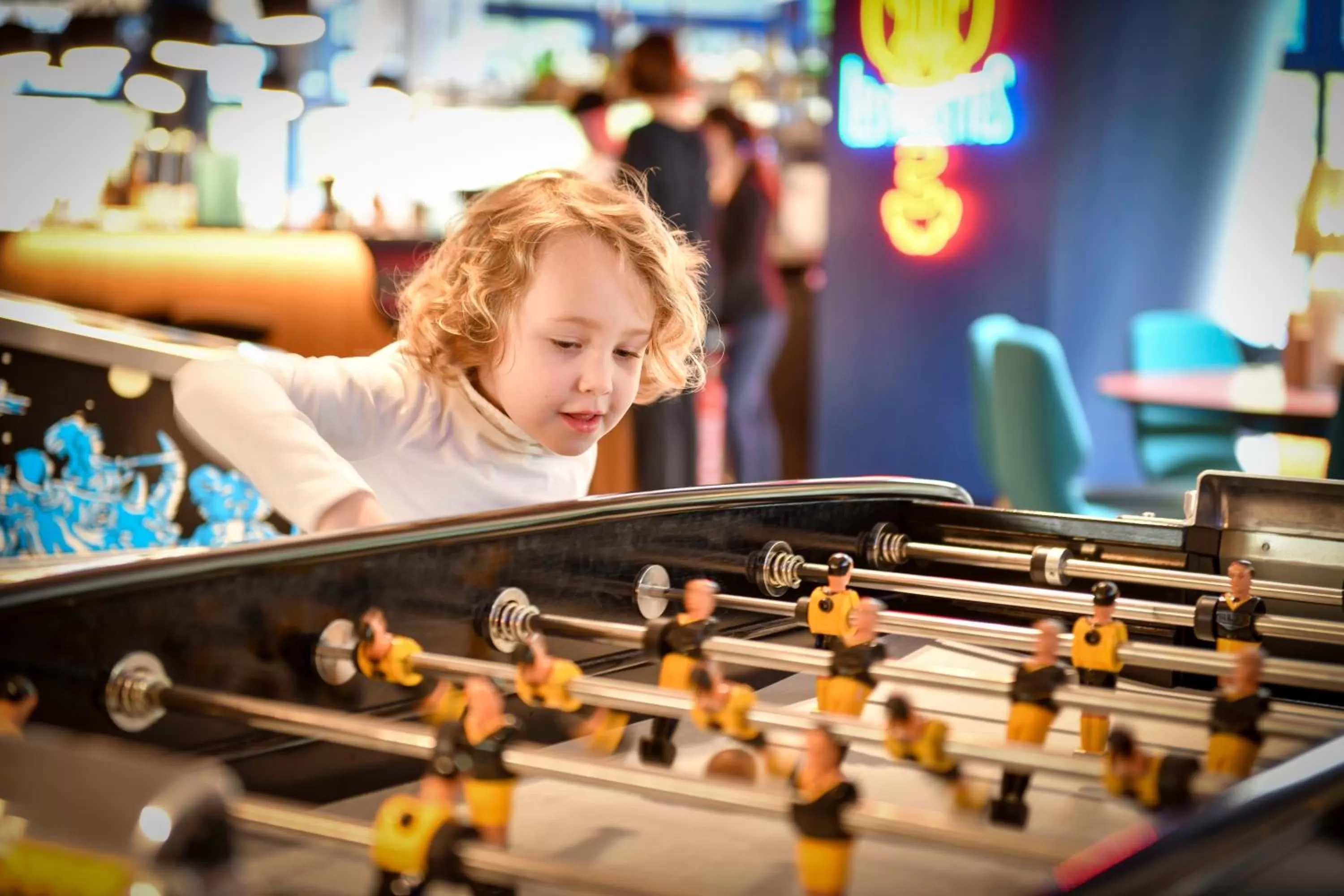 Communal lounge/ TV room in Novotel La Rochelle Centre
