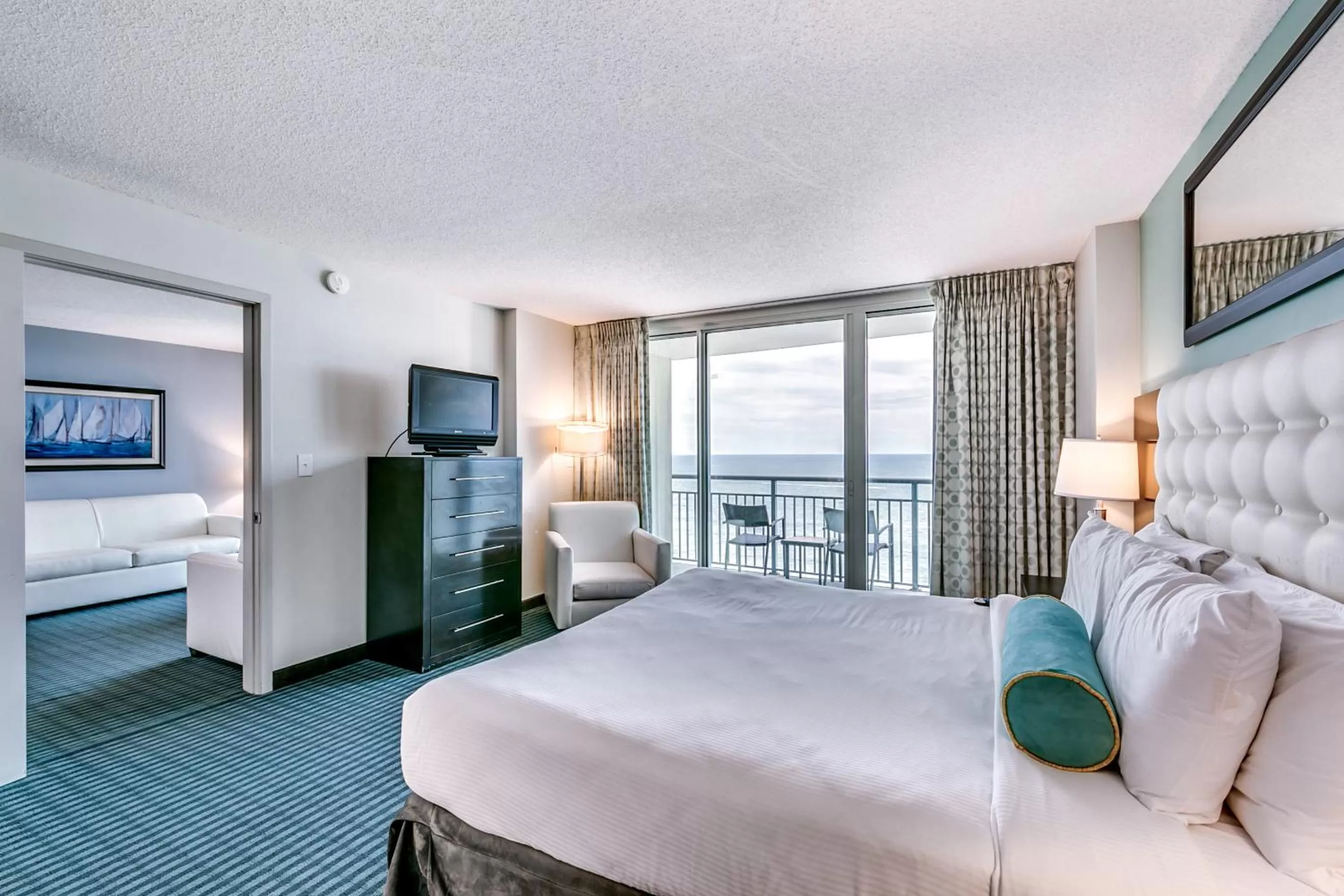 TV and multimedia in Oceans One Resort