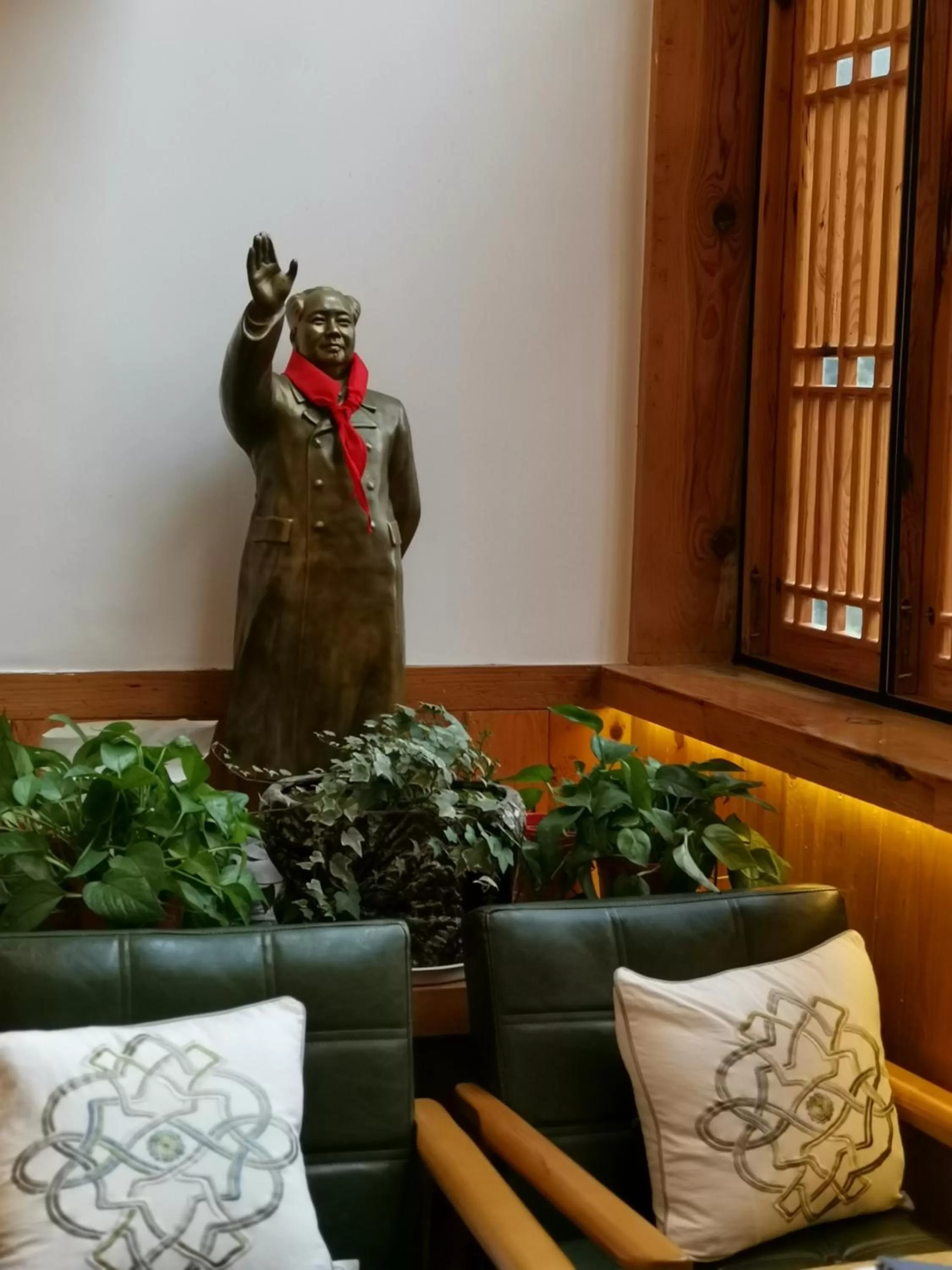 Seating area in Yuelu Homestay