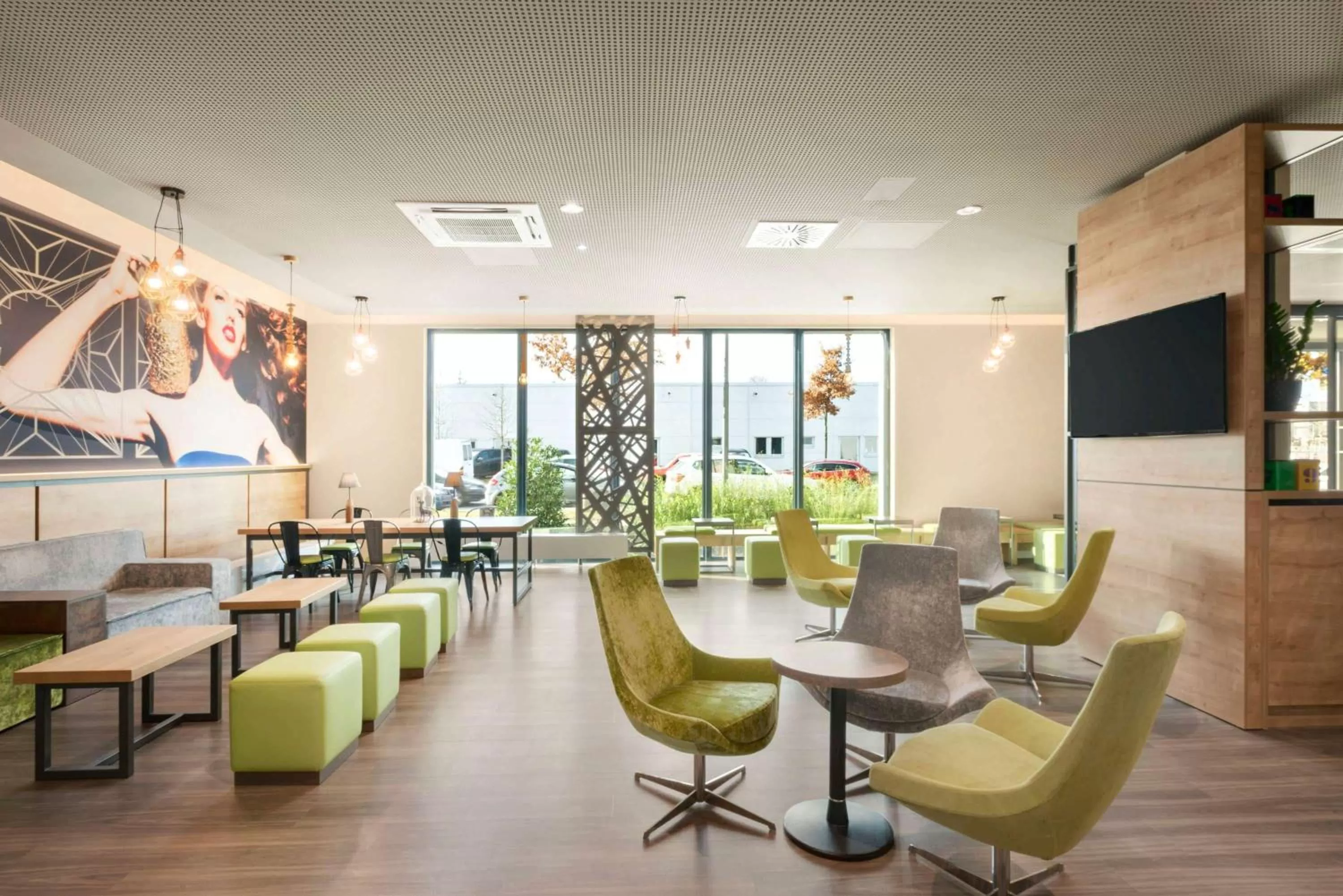 Lobby or reception in Super 8 by Wyndham Munich City North