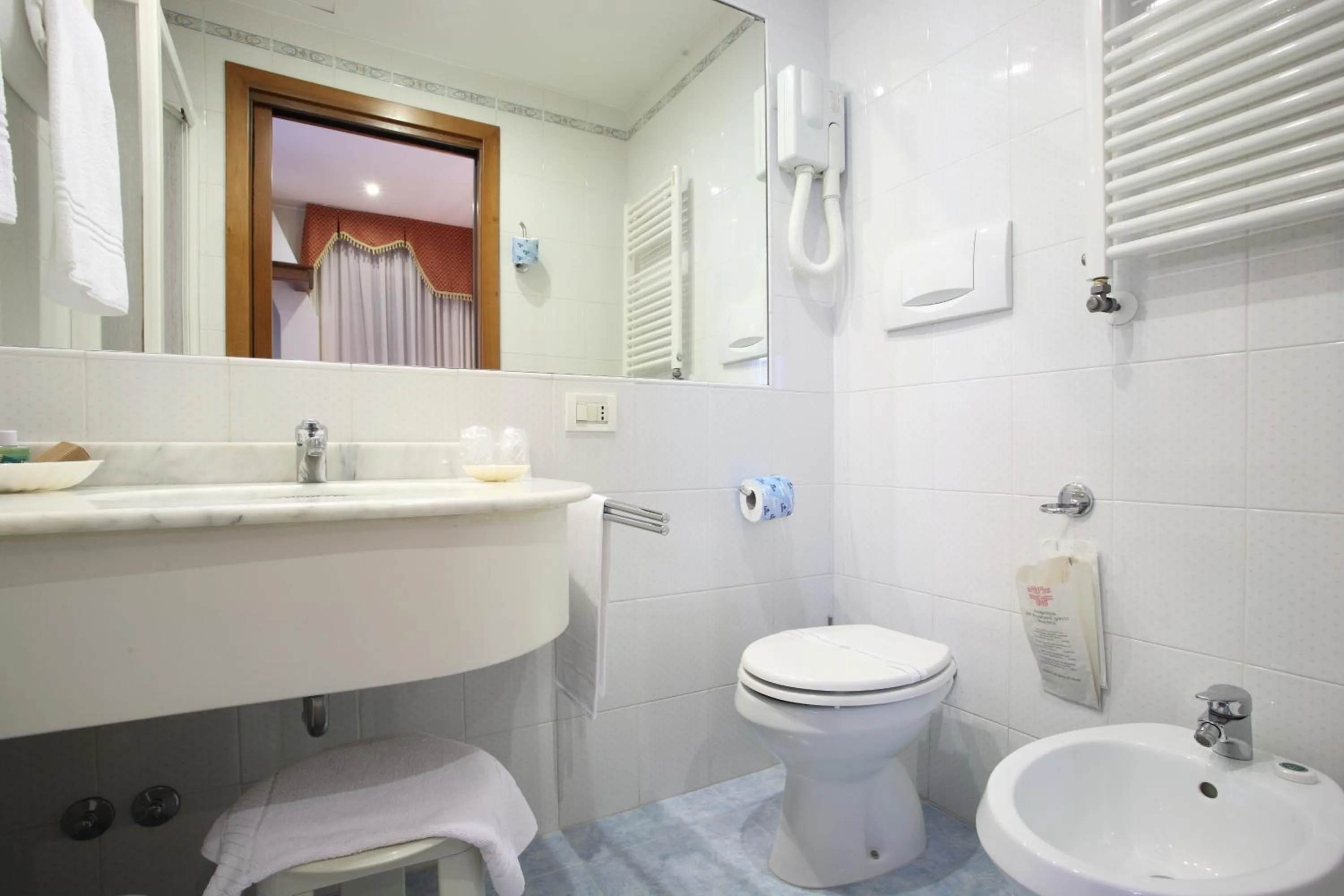 Bathroom in Hotel Villa Braida