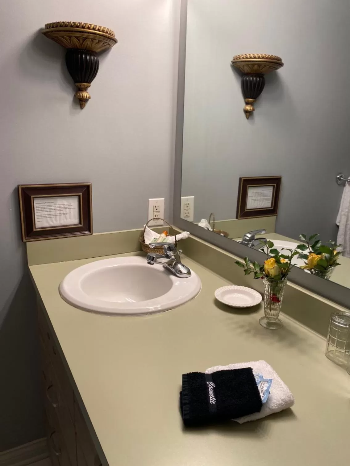 Bathroom in Nestle Inn