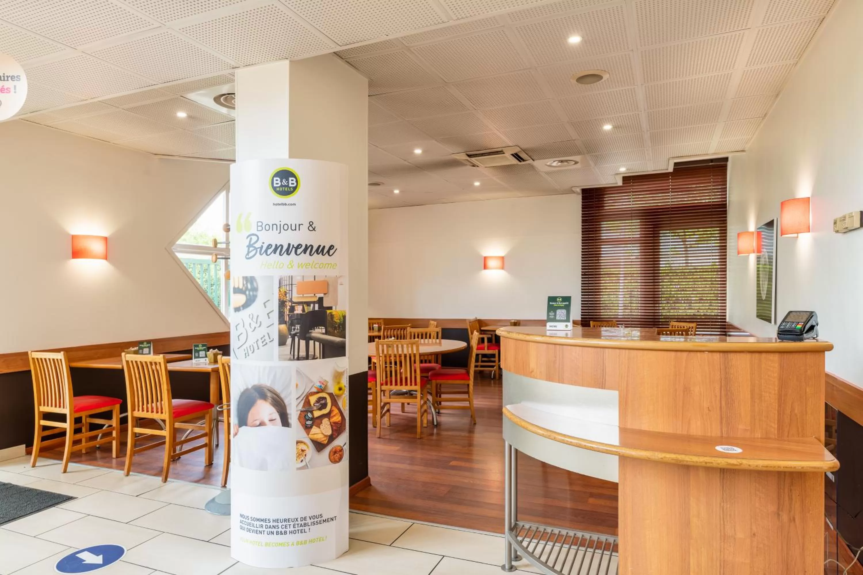Lobby or reception in B&B HOTEL Lyon Eurexpo Bron