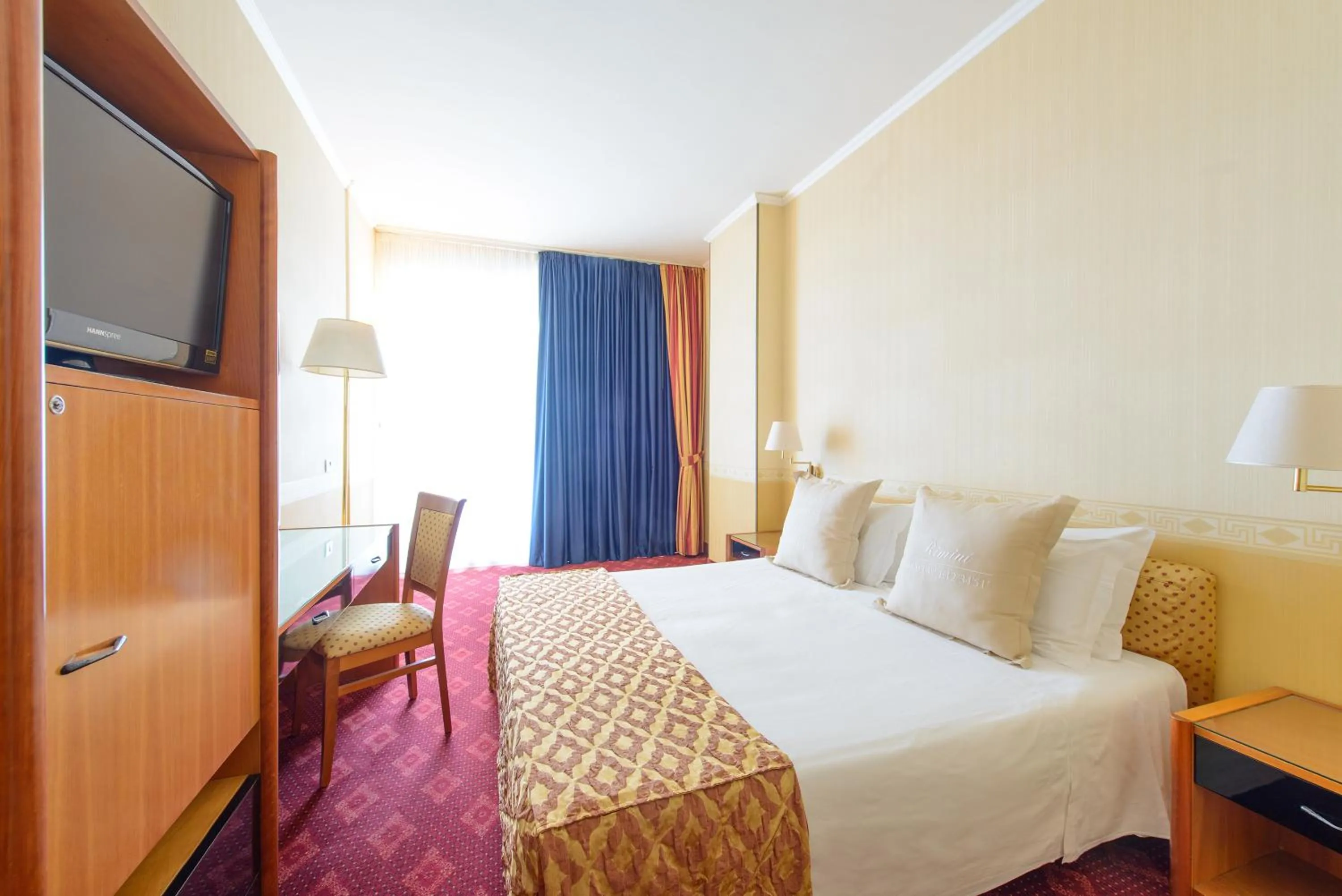 Bedroom, Bed in Admiral Art Hotel