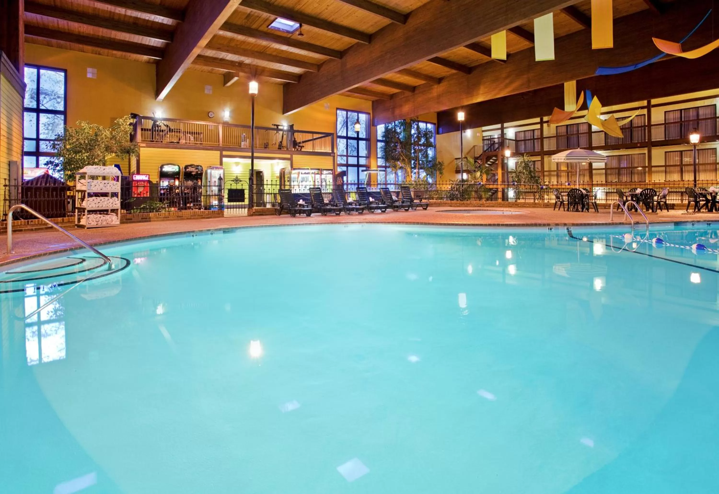 Swimming pool in Holiday Inn At Six Flags Saint Louis by IHG