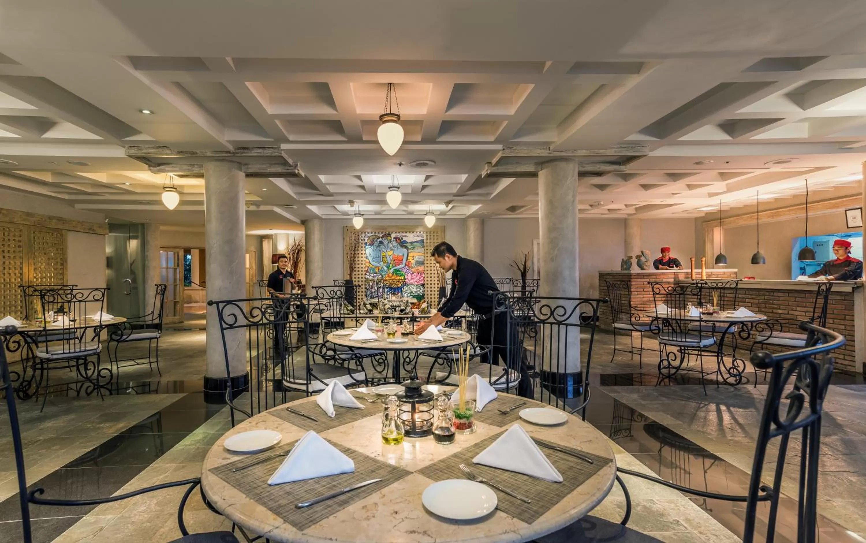 Restaurant/places to eat in Hotel Nikko Bali Benoa Beach