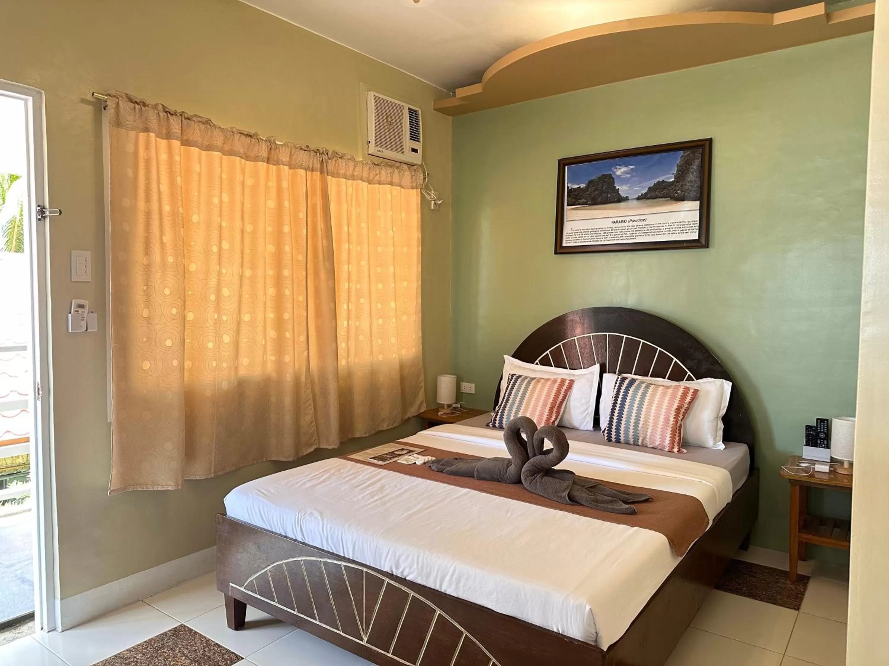 Deluxe Double Room with Side Sea View in Panari Lodge El Nido