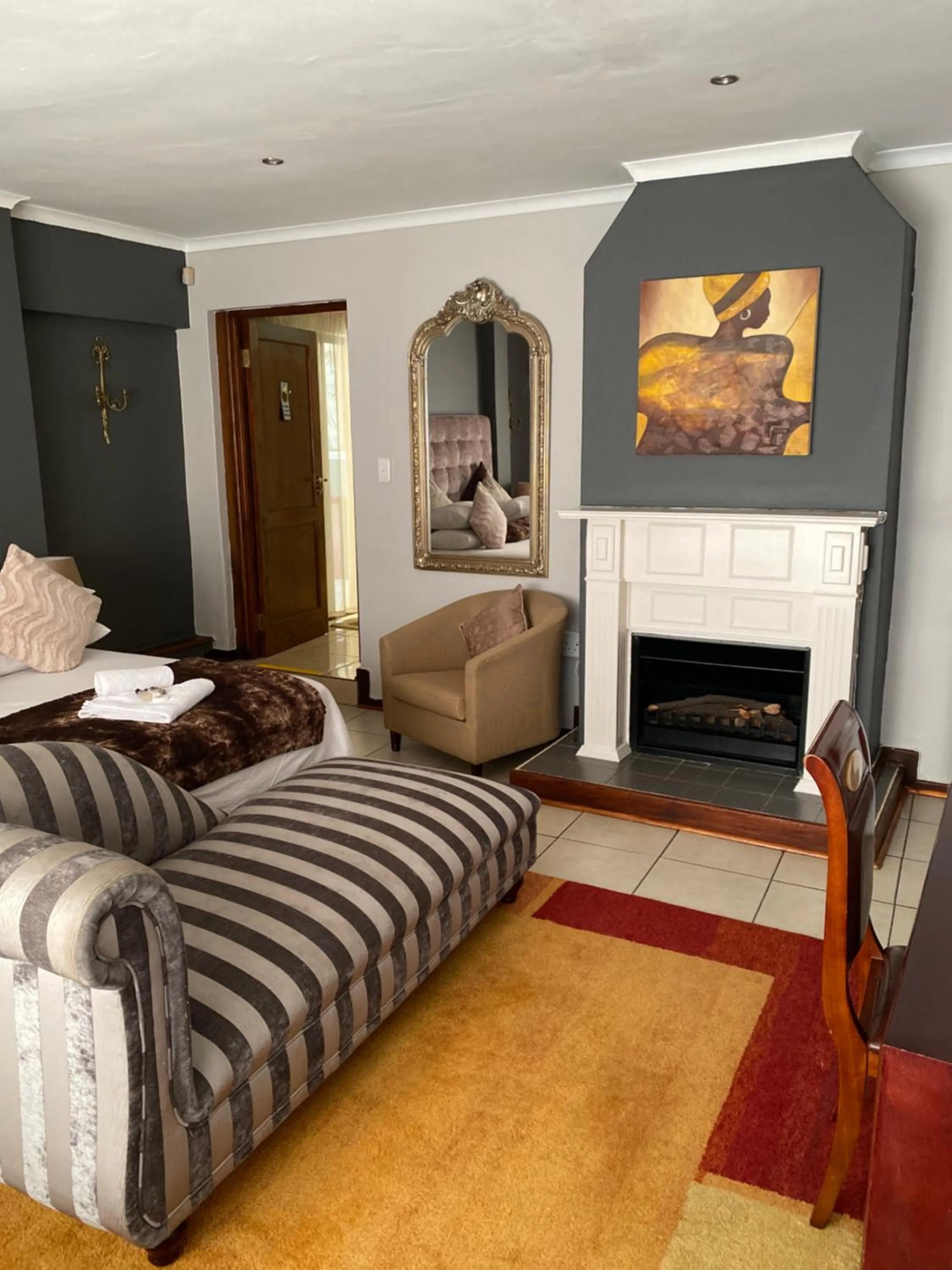 Decorative detail in Marion Lodge