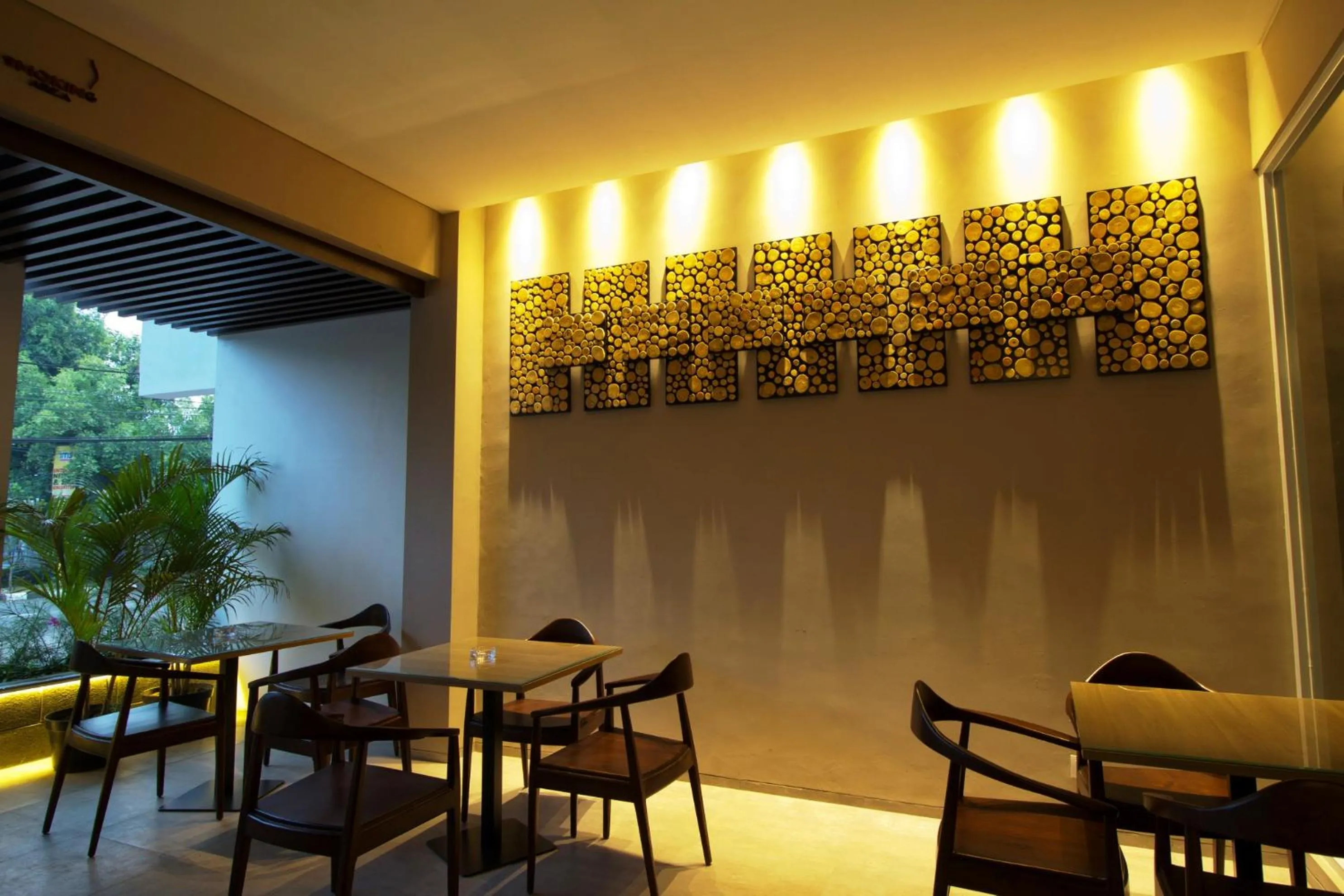 Lobby or reception in Vinotel Cirebon