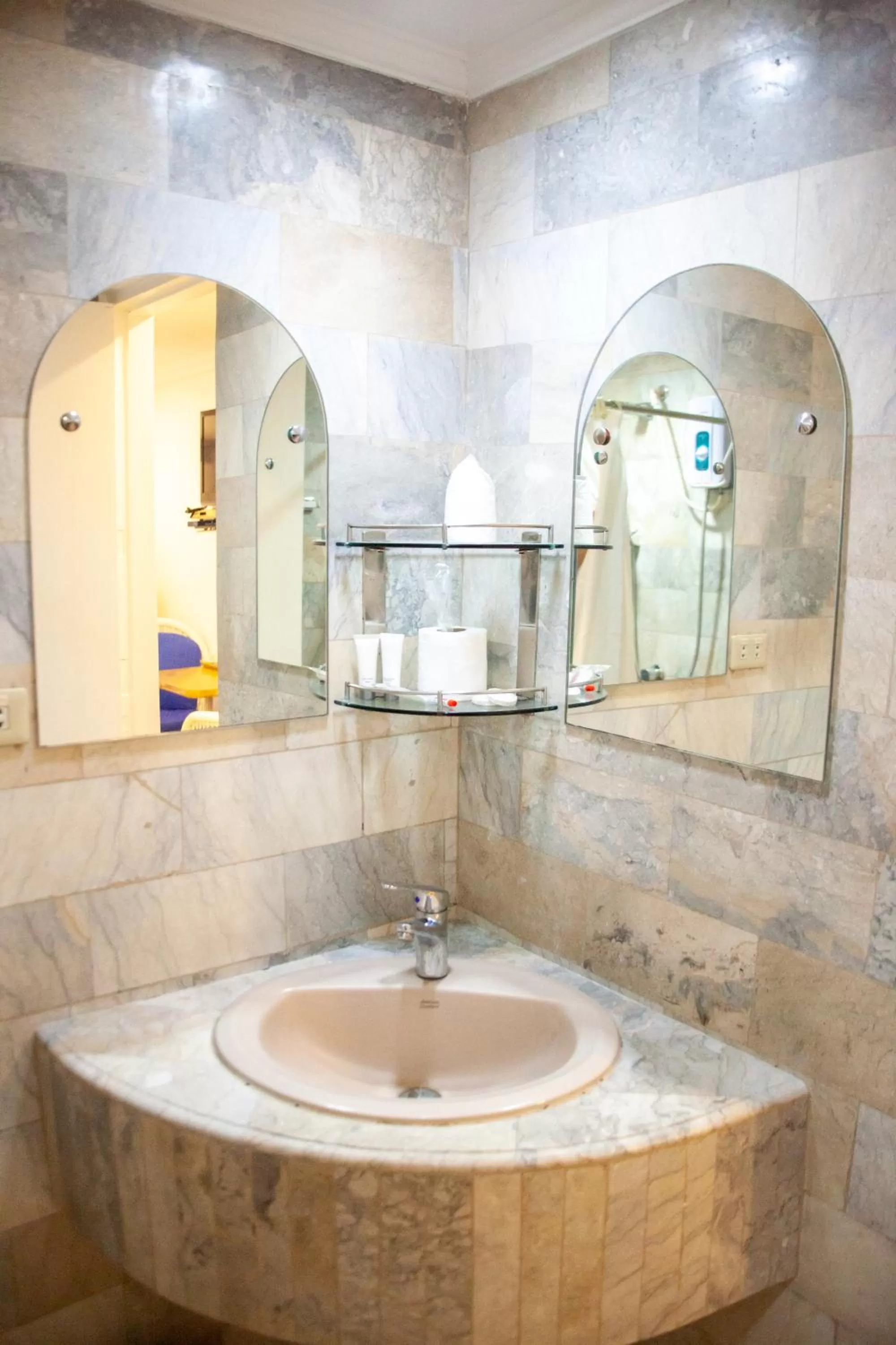 Clarkton Hotel Apartment