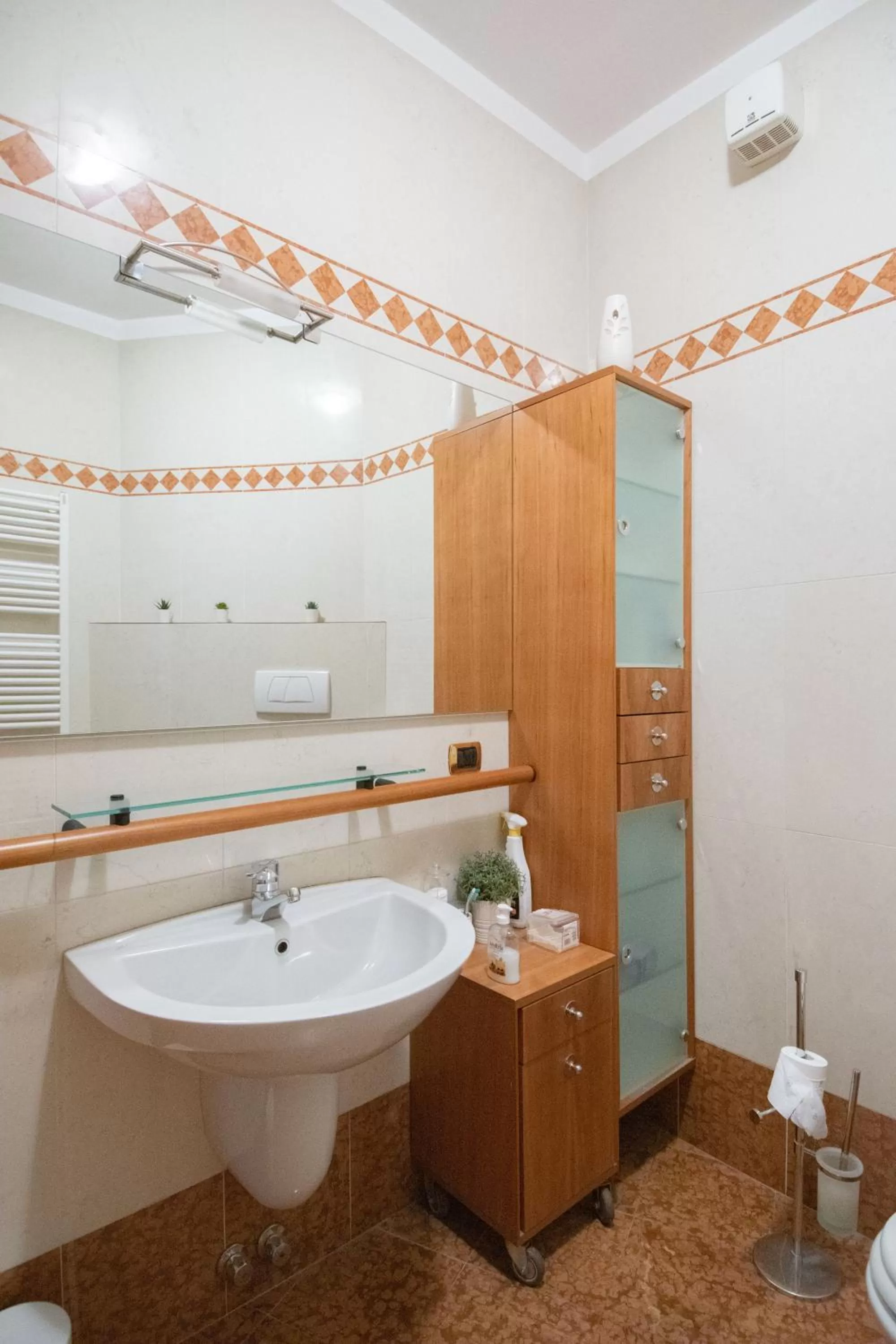 Bathroom in Casa degli Orti, Dolomia best home