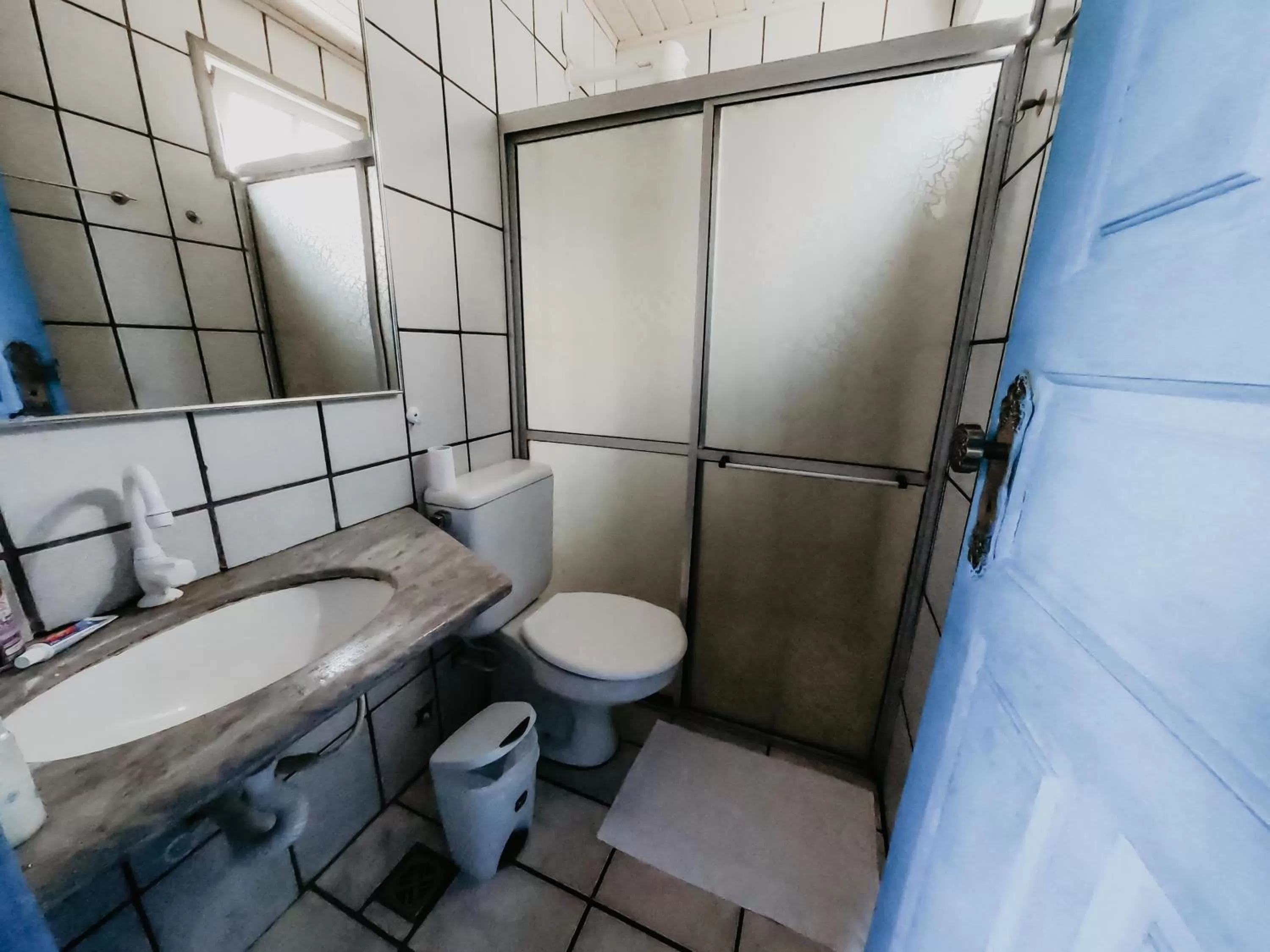 Bathroom in Pousada Costamar