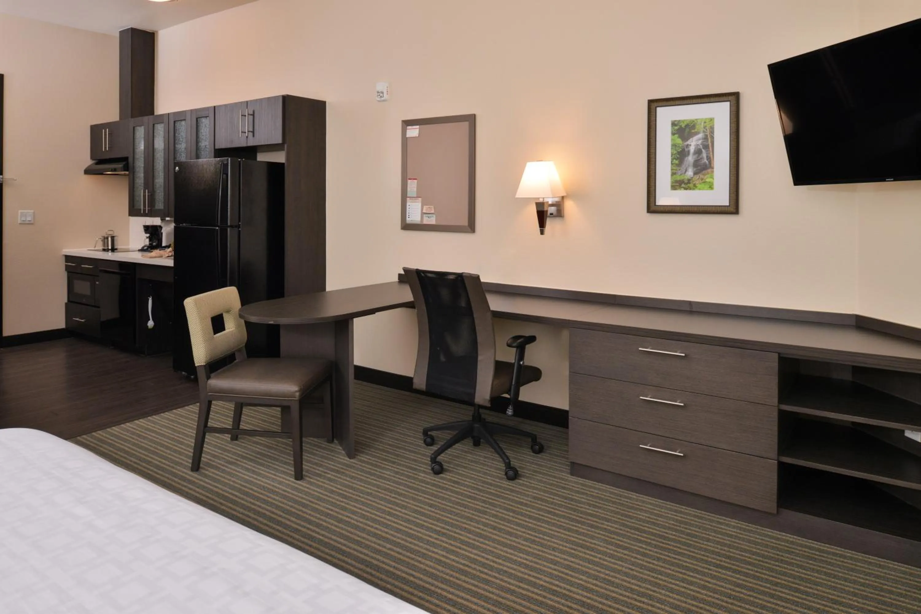 Bedroom, Bed in Candlewood Suites - Austin Airport by IHG