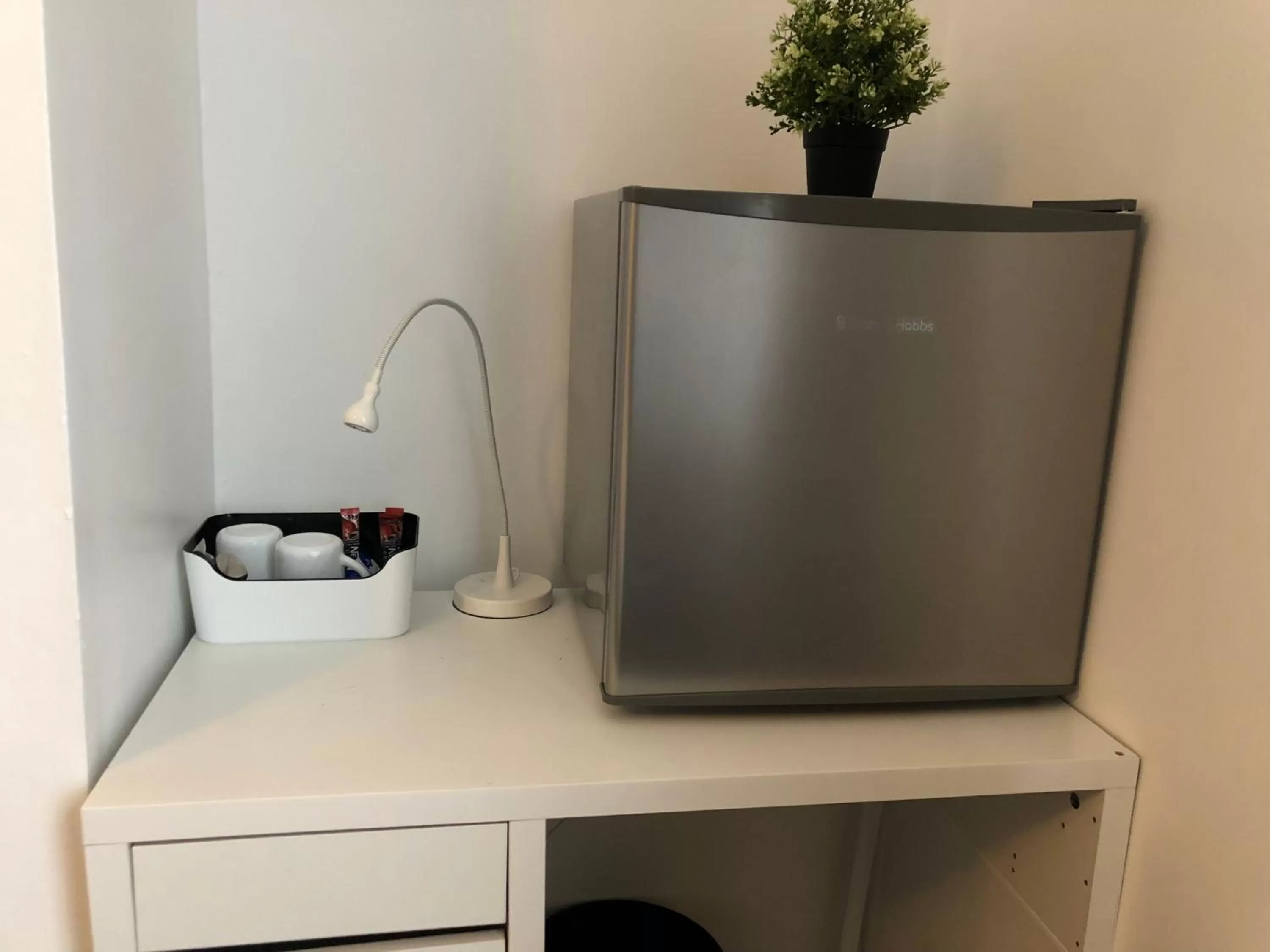 Coffee/tea facilities in Bell Gate House