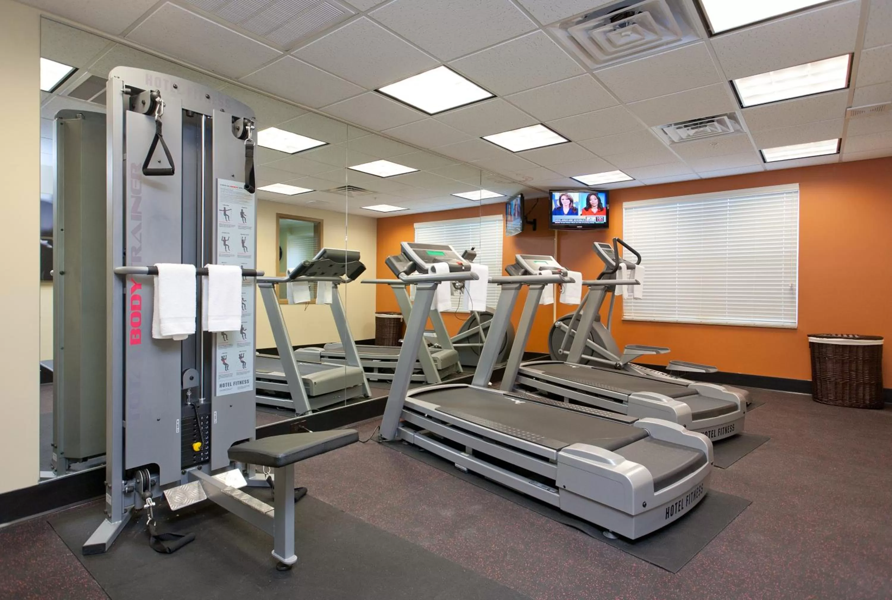 Fitness centre/facilities in Country Inn & Suites by Radisson, Texarkana, TX