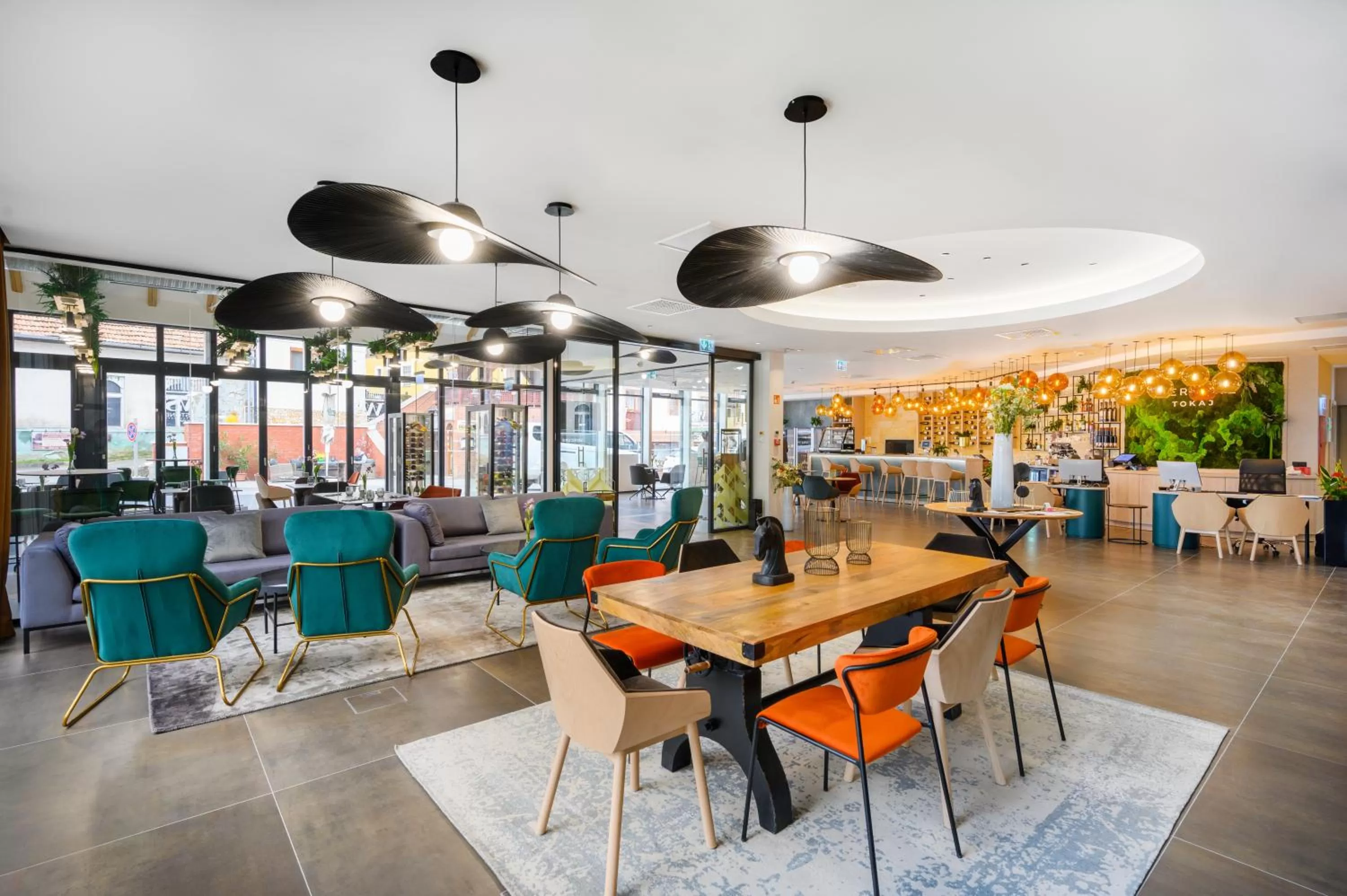 Lobby or reception in Mercure Tokaj Center