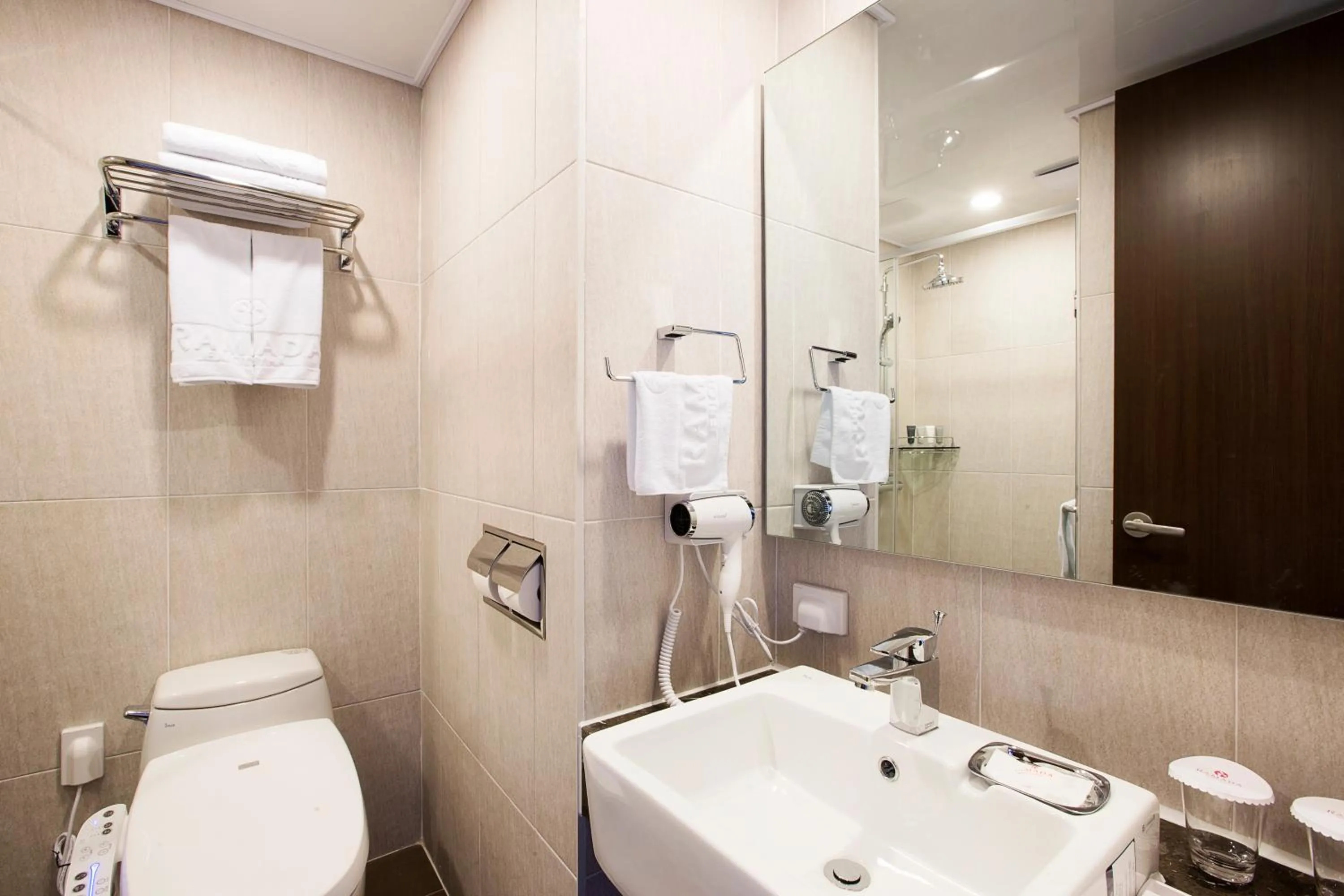 Ramada by Wyndham Jeju City Hall