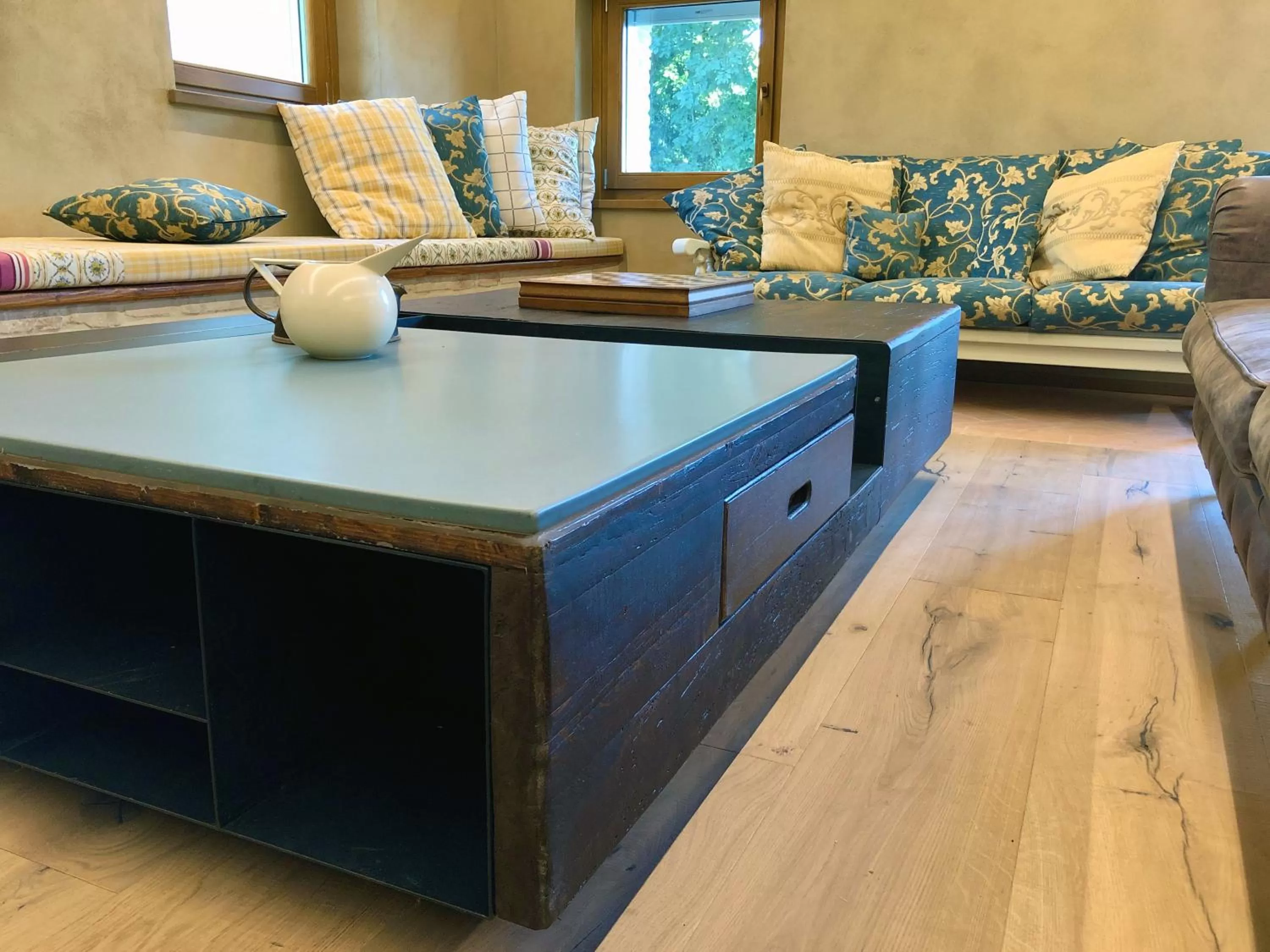 Communal lounge/ TV room in Dai Ventu