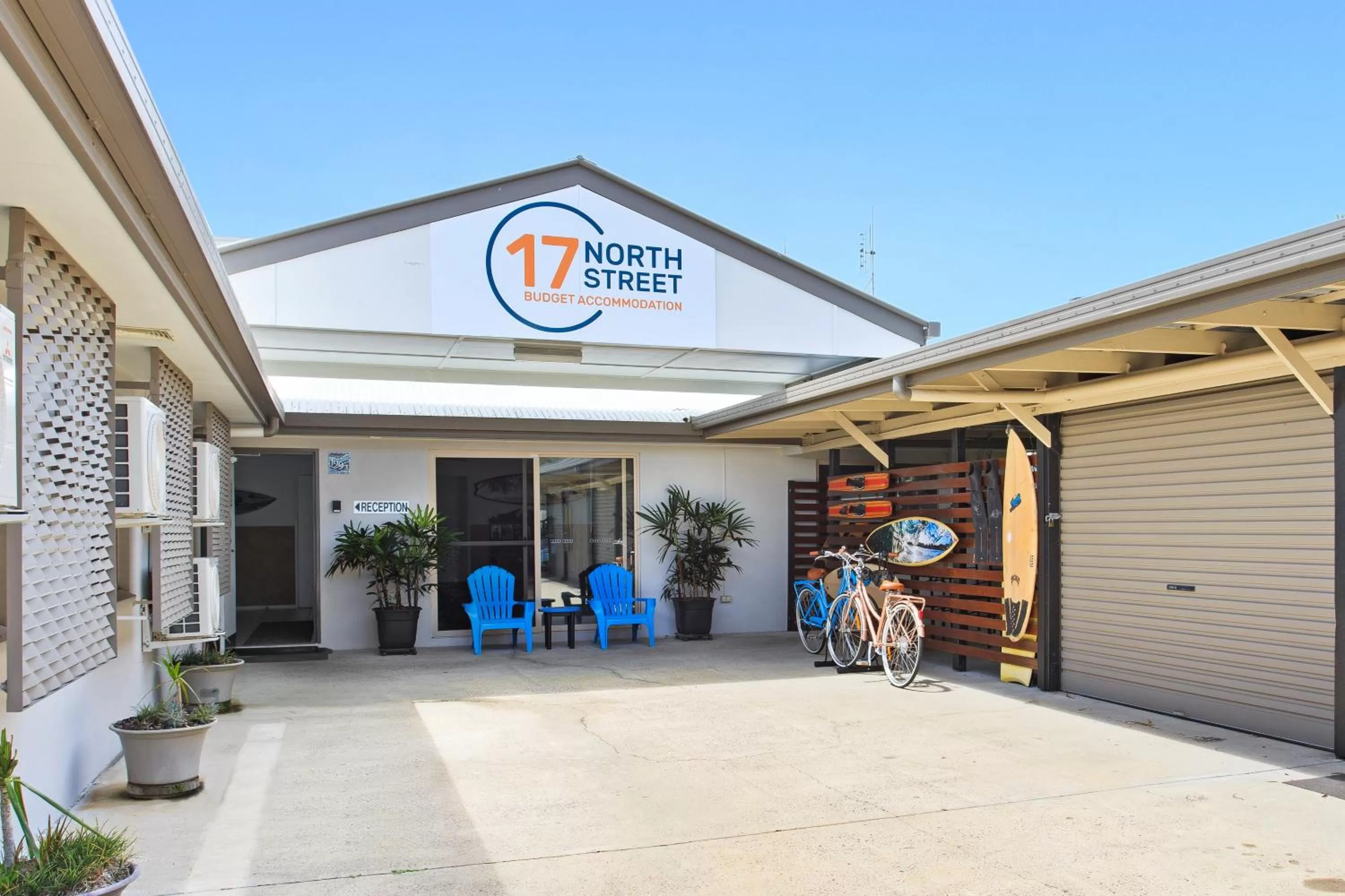 Facade/entrance in 17 North Street Budget Accommodation