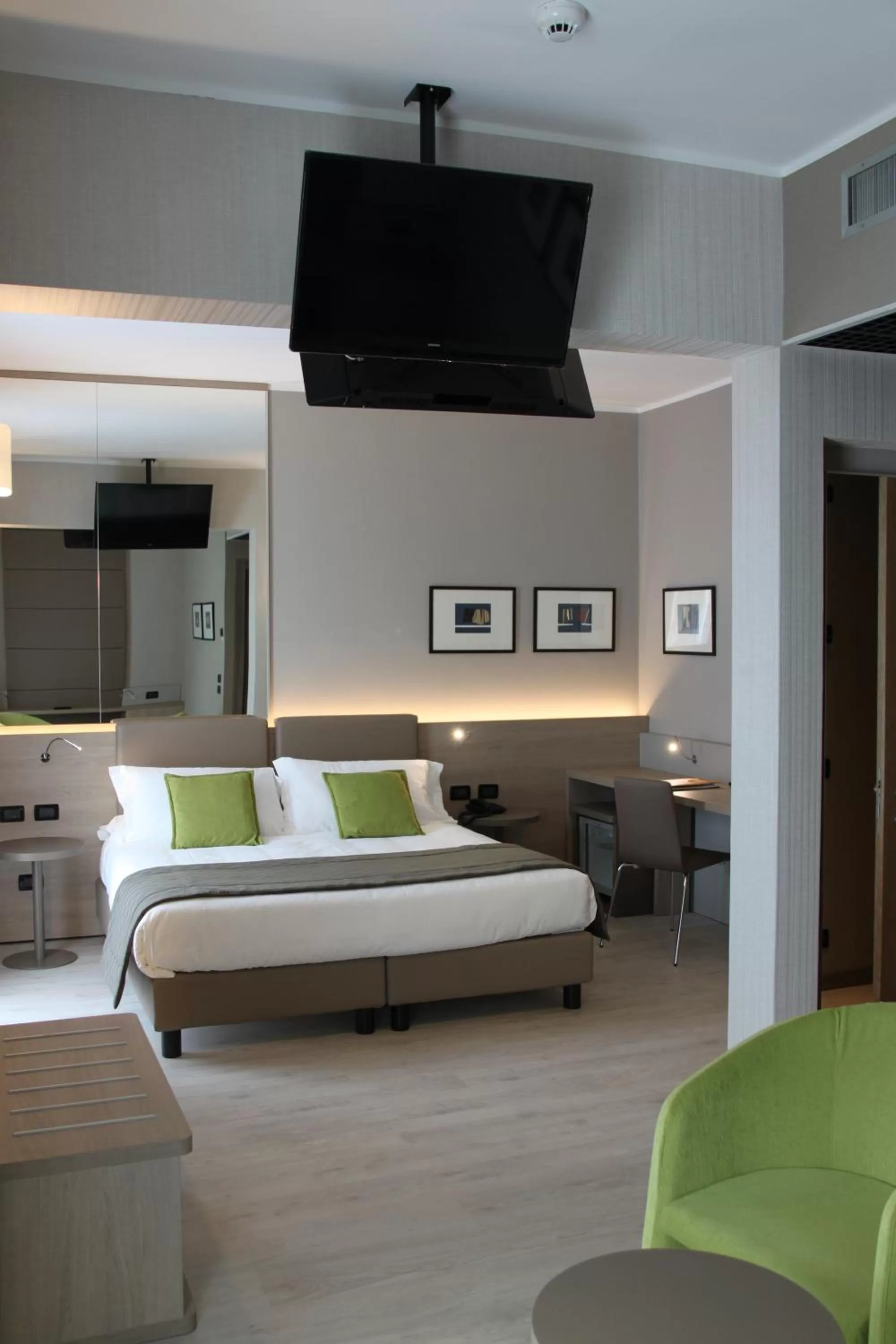 Bed in Cardano Hotel Malpensa