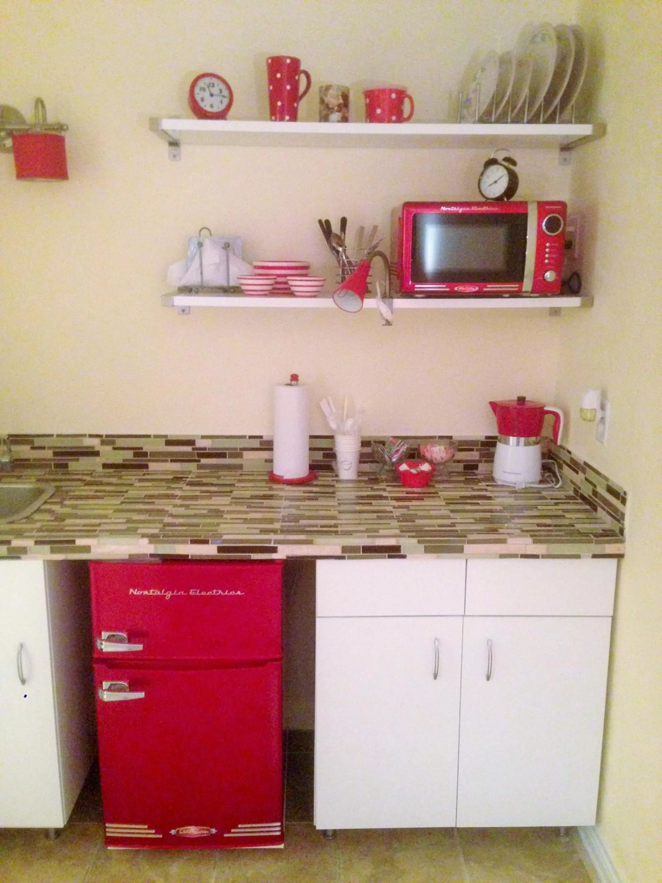 Kitchen or kitchenette in Capri Beach Hotel