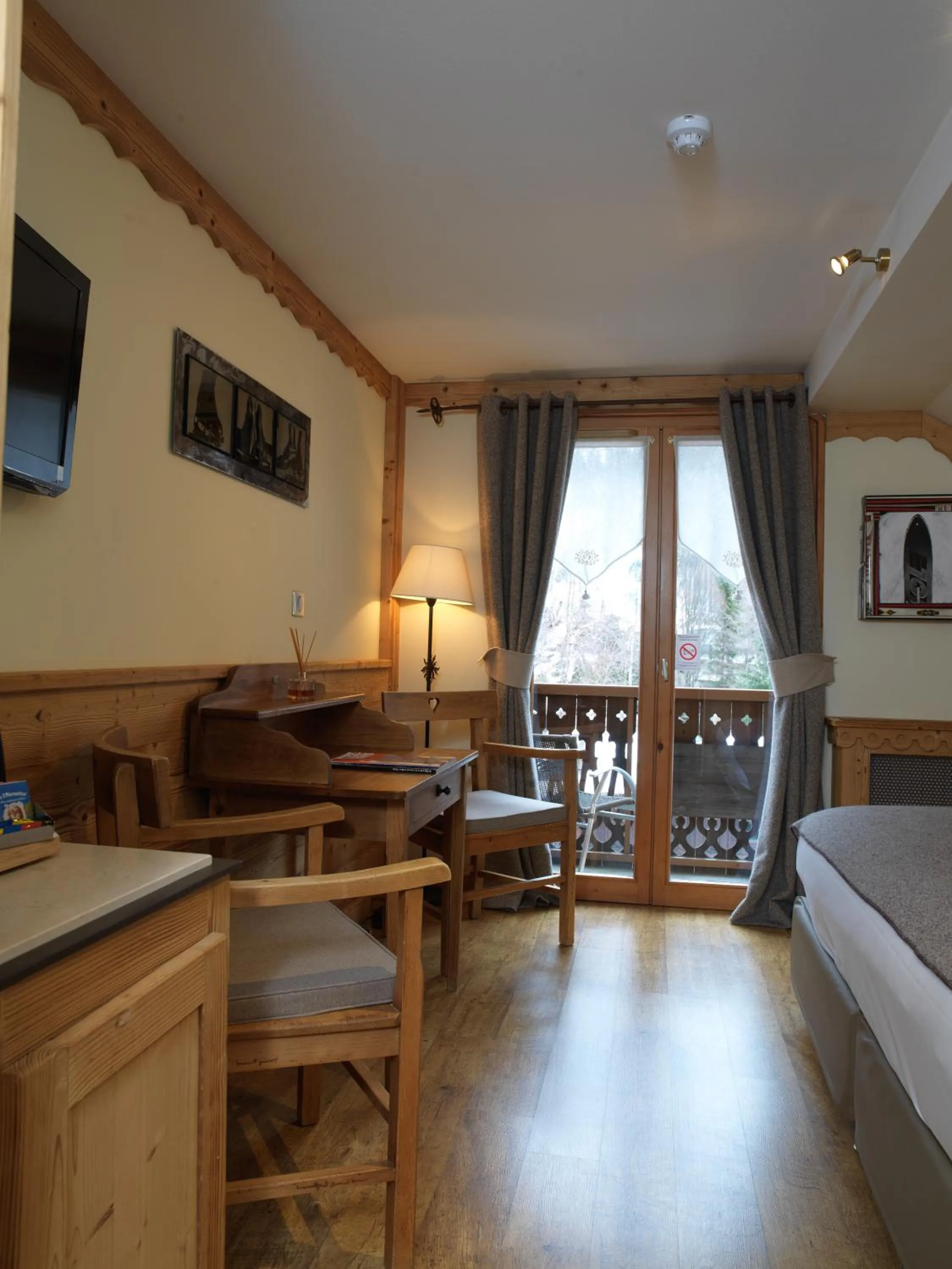 Photo of the whole room in Auberge du Manoir